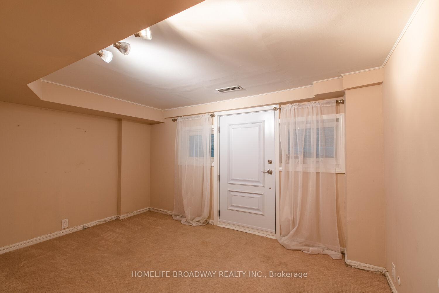 Photo 34 of 8 Walder Avenue, Toronto, Mount Pleasant East — HOMEH