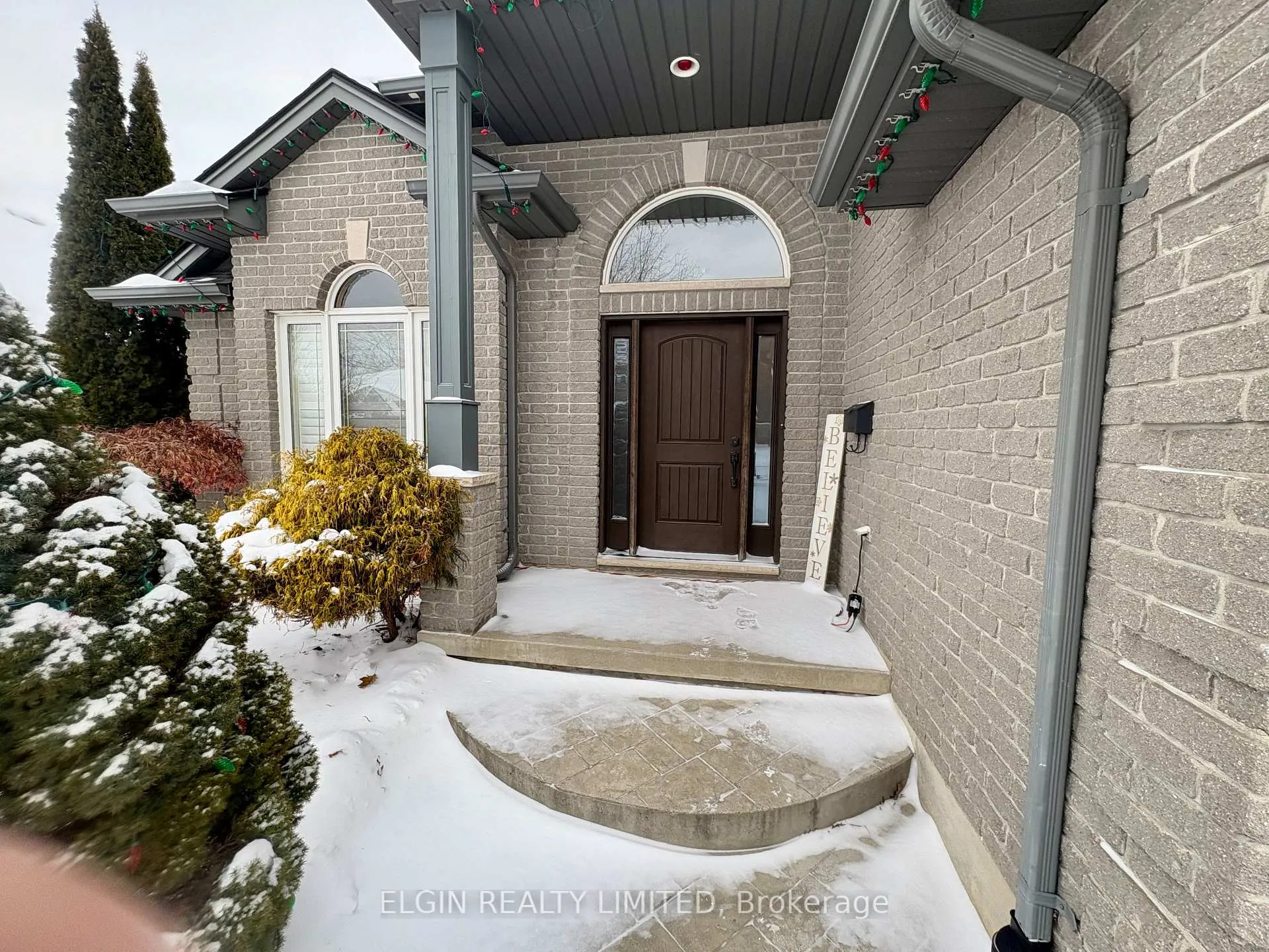 Photo 2 of 21 Oriole Lane, St. Thomas — HOMEH