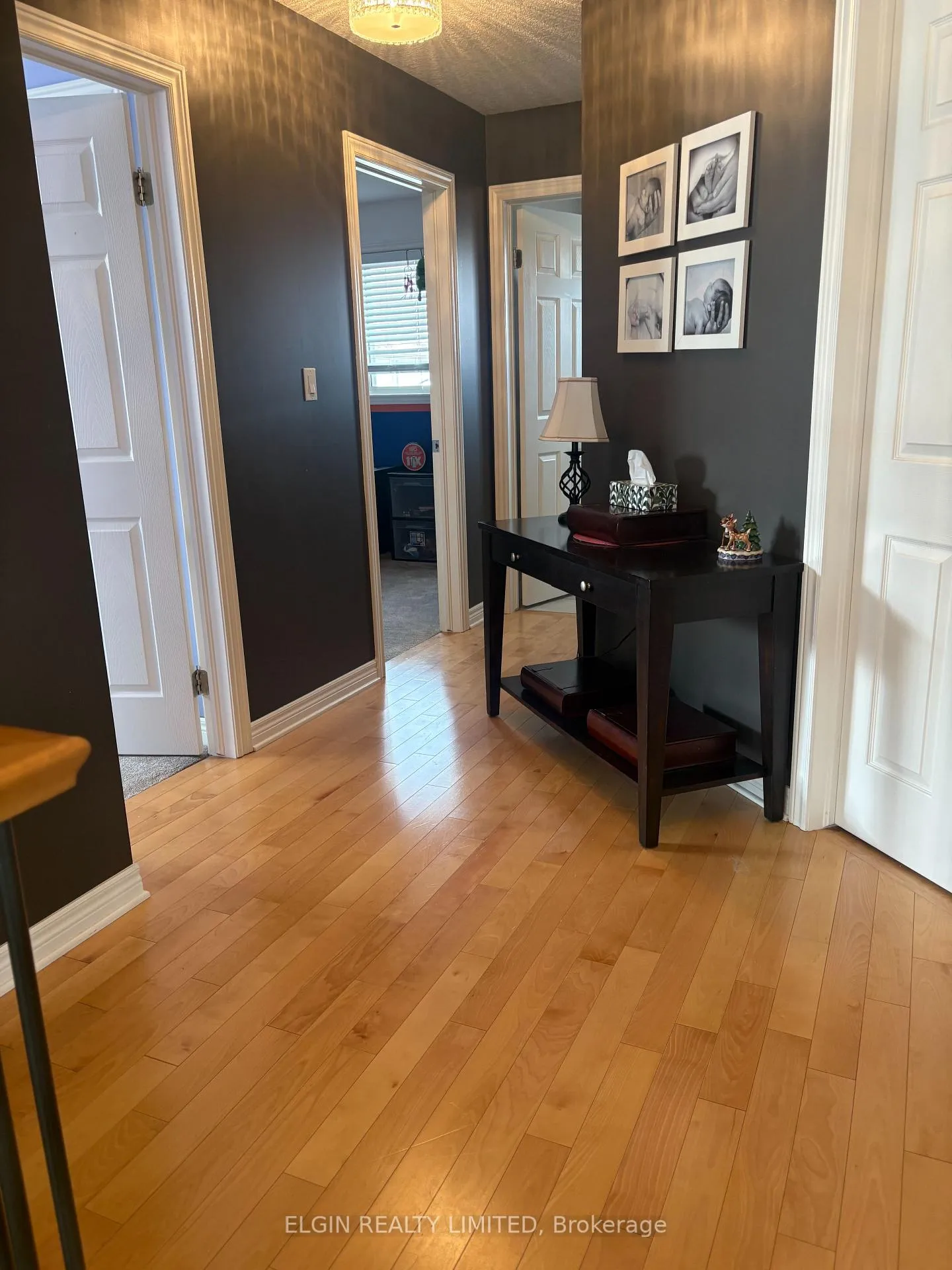 Photo 5 of 21 Oriole Lane, St. Thomas — HOMEH