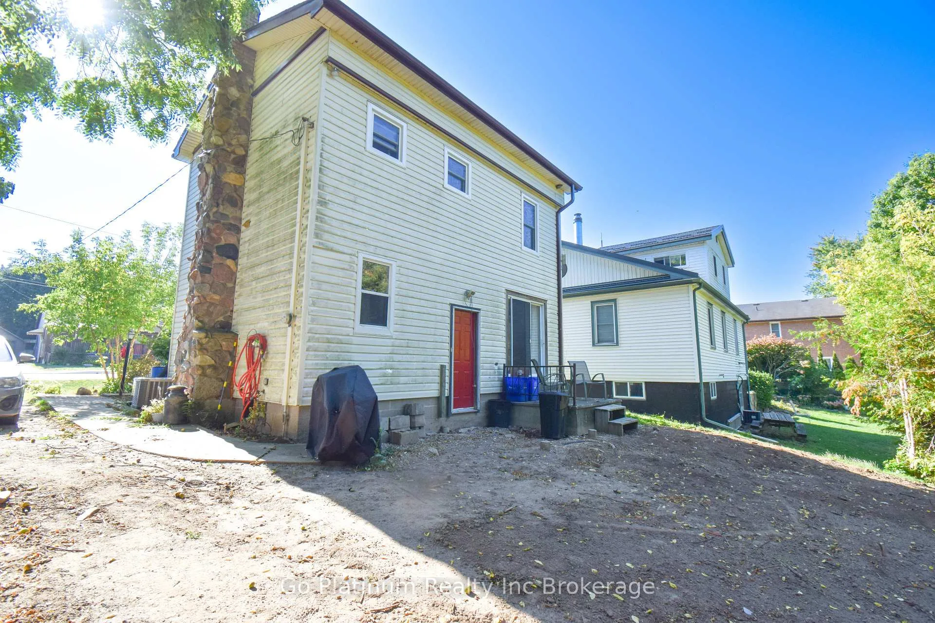 Photo 17 of 39 Young Street, Tillsonburg — HOMEH