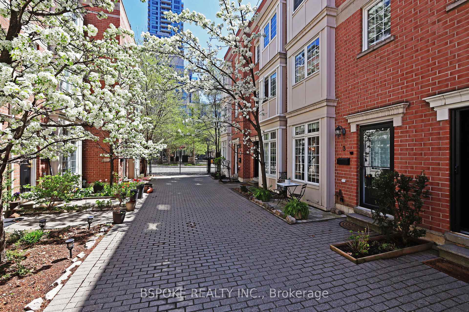 Photo 3 of Unit 3, 6 Wellesley Place, Toronto, North St. James Town — HOMEH