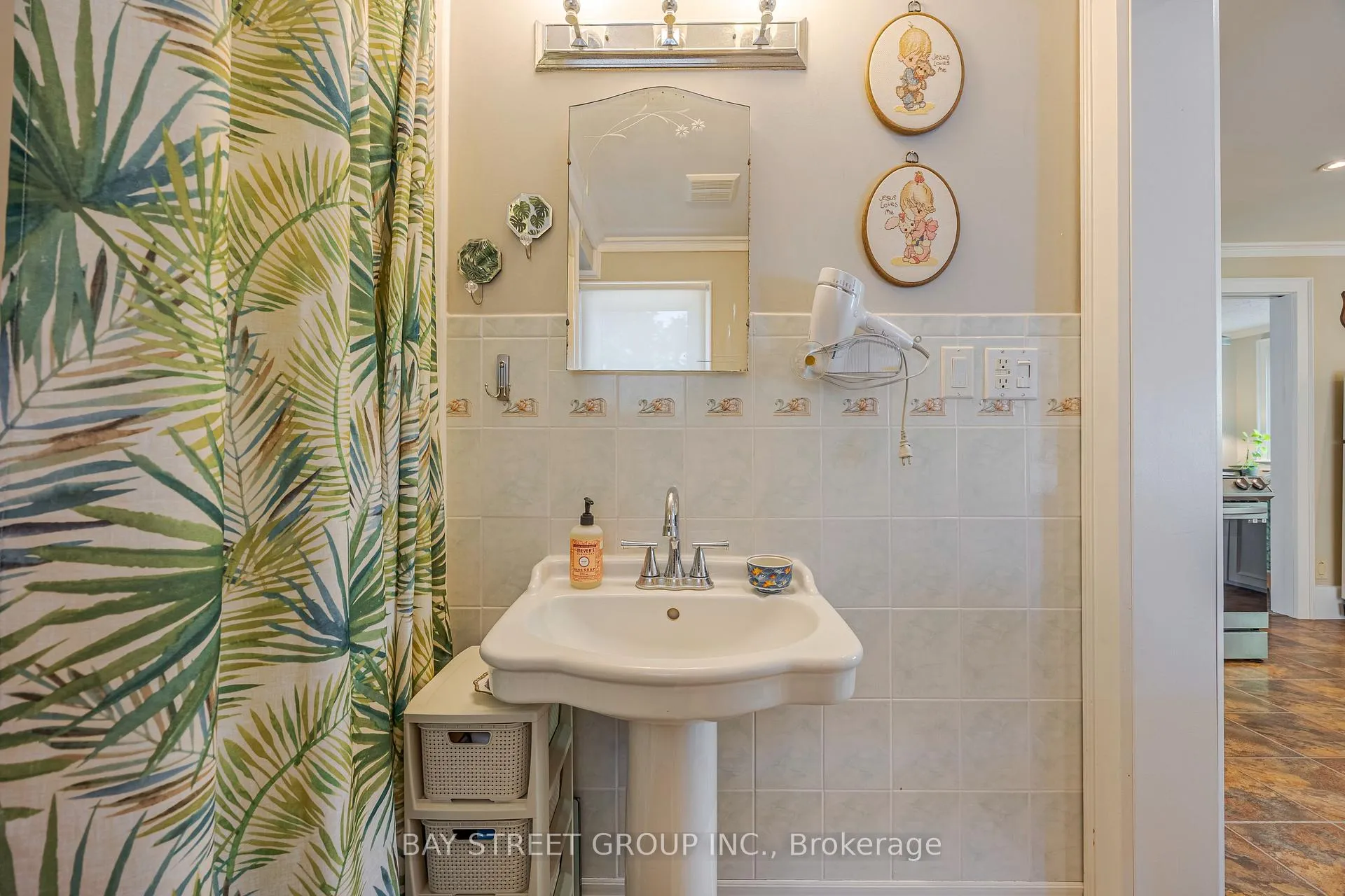 Photo 16 of 14 Marlatts Road, Thorold, Thorold Downtown — HOMEH