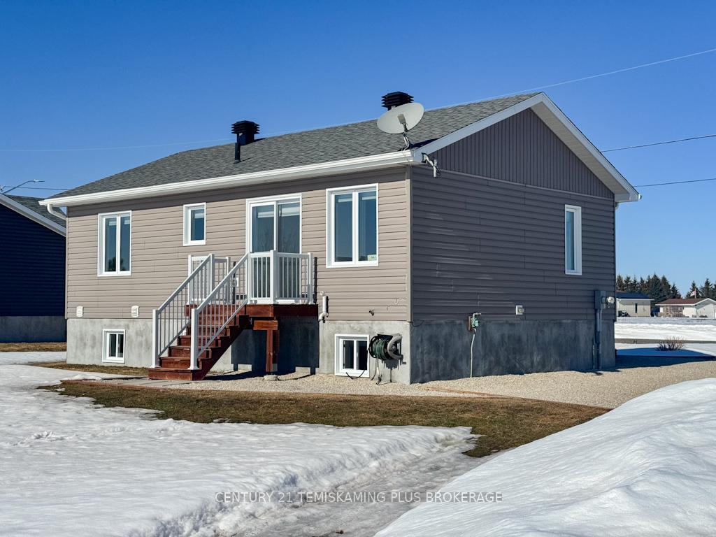 Photo 11 of 22 St. Joseph Street, Timiskaming, TIM - Outside - Rural — HOMEH