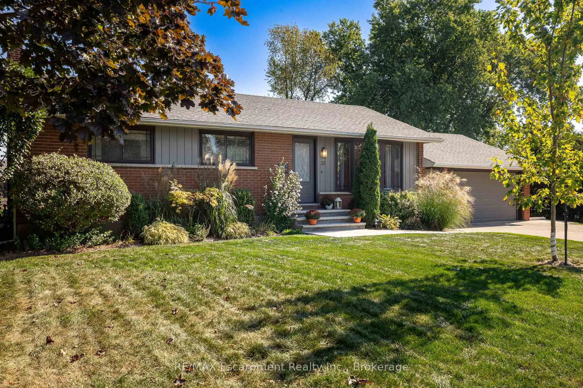 Front of 35 Tanager Drive