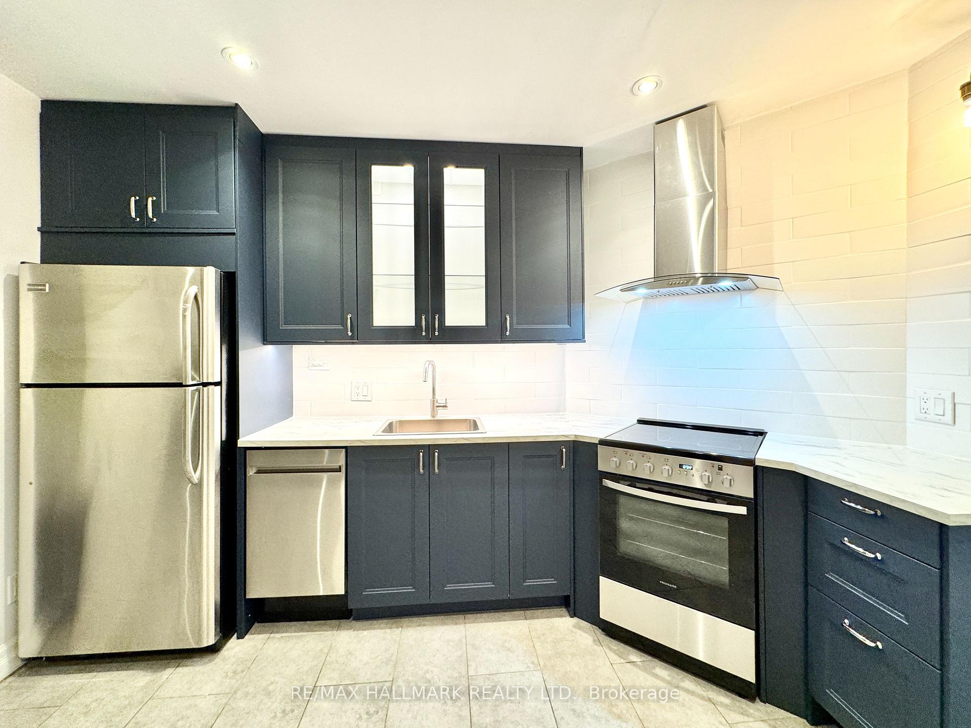 Photo 2 of Unit Lower, 140 Collier Street, Toronto, Rosedale-Moore Park — HOMEH