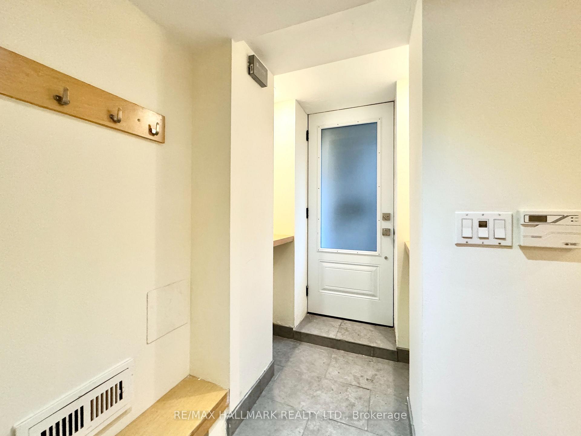 Photo 5 of Unit Lower, 140 Collier Street, Toronto, Rosedale-Moore Park — HOMEH