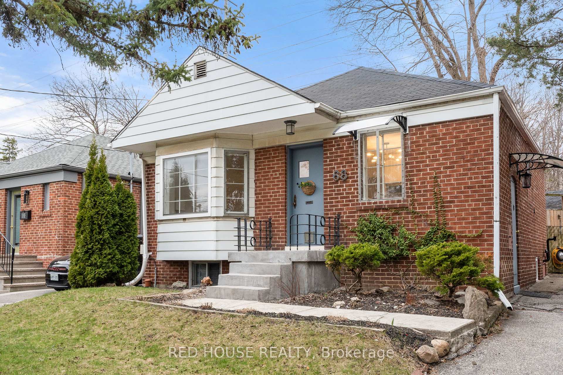 Photo 1 of 68 Nesbitt Drive, Toronto, Leaside — HOMEH