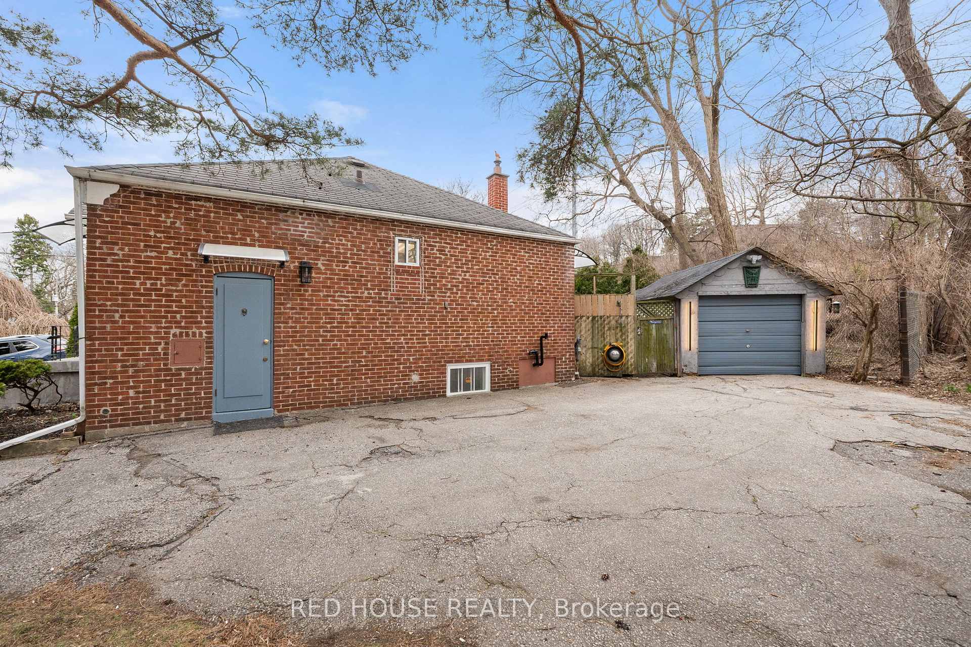 Photo 3 of 68 Nesbitt Drive, Toronto, Leaside — HOMEH