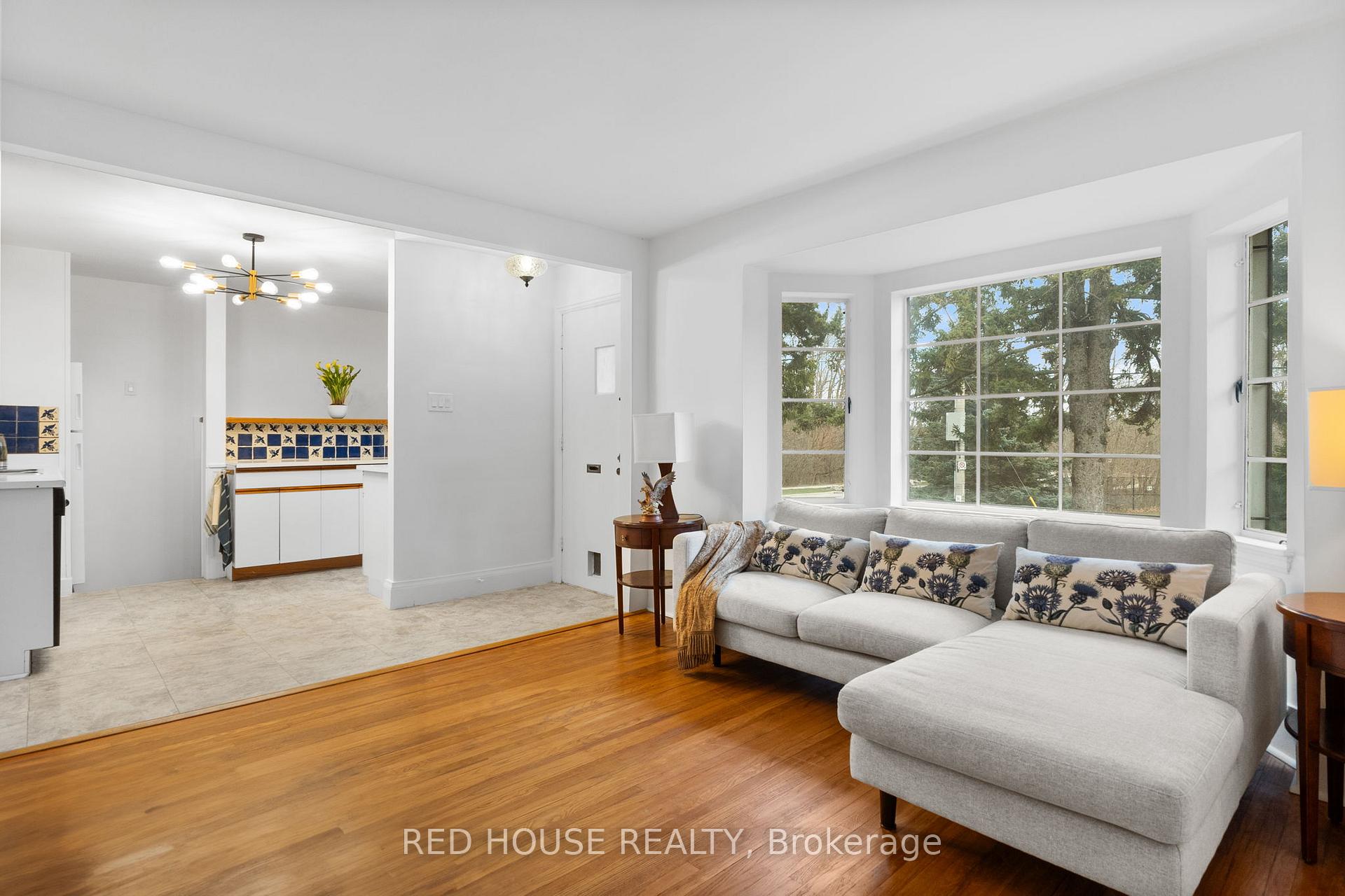 Photo 6 of 68 Nesbitt Drive, Toronto, Leaside — HOMEH