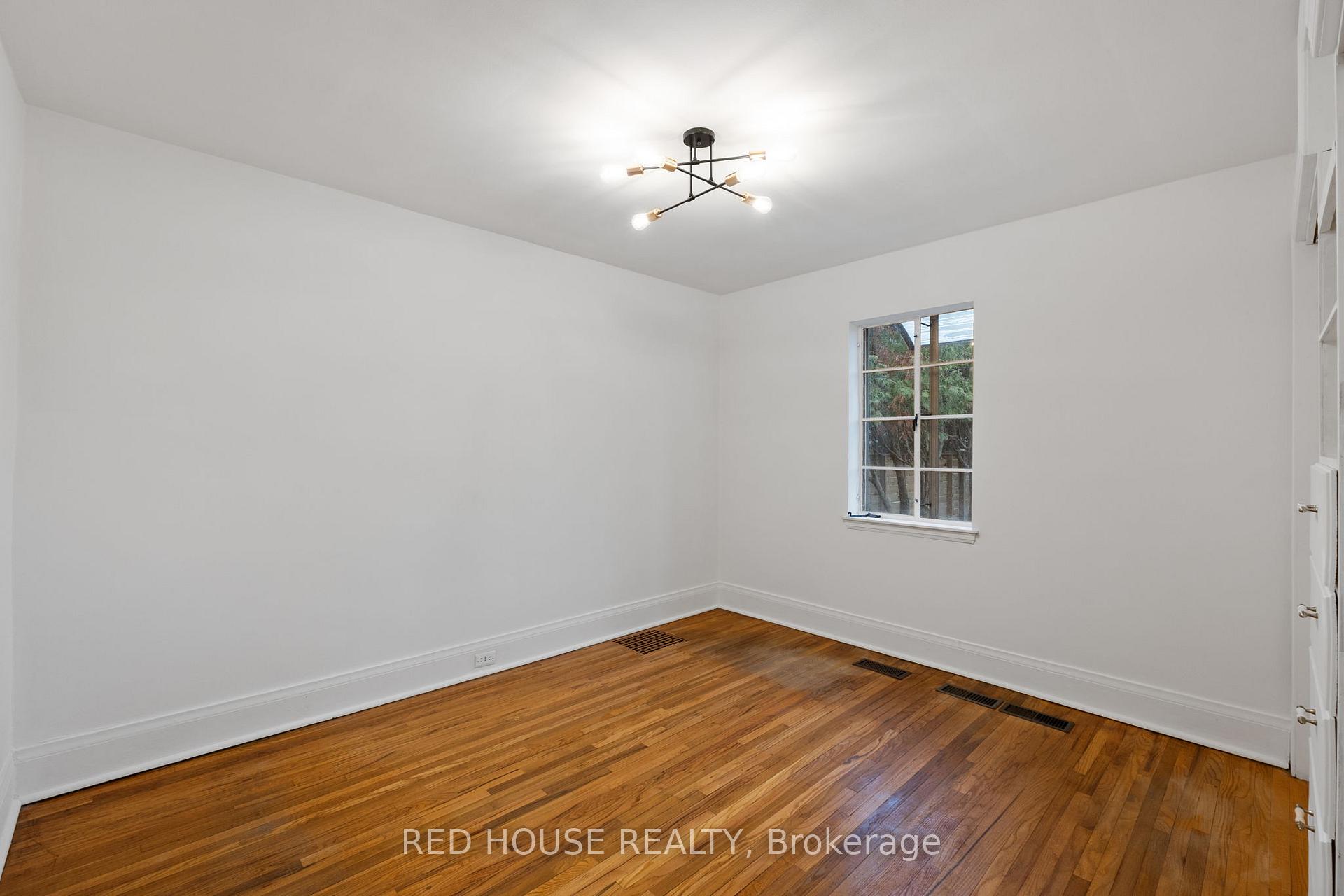 Photo 10 of 68 Nesbitt Drive, Toronto, Leaside — HOMEH