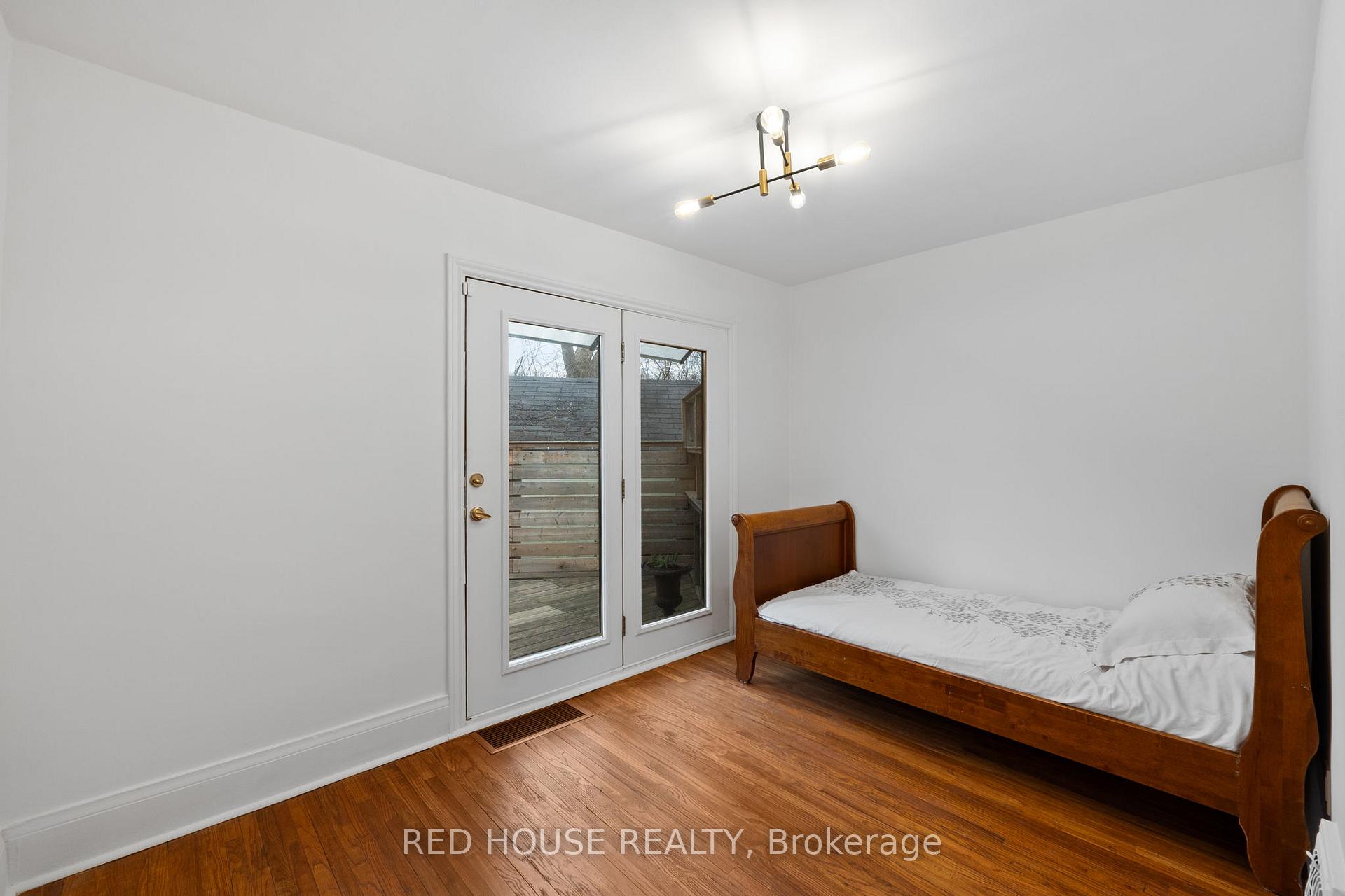 Photo 12 of 68 Nesbitt Drive, Toronto, Leaside — HOMEH