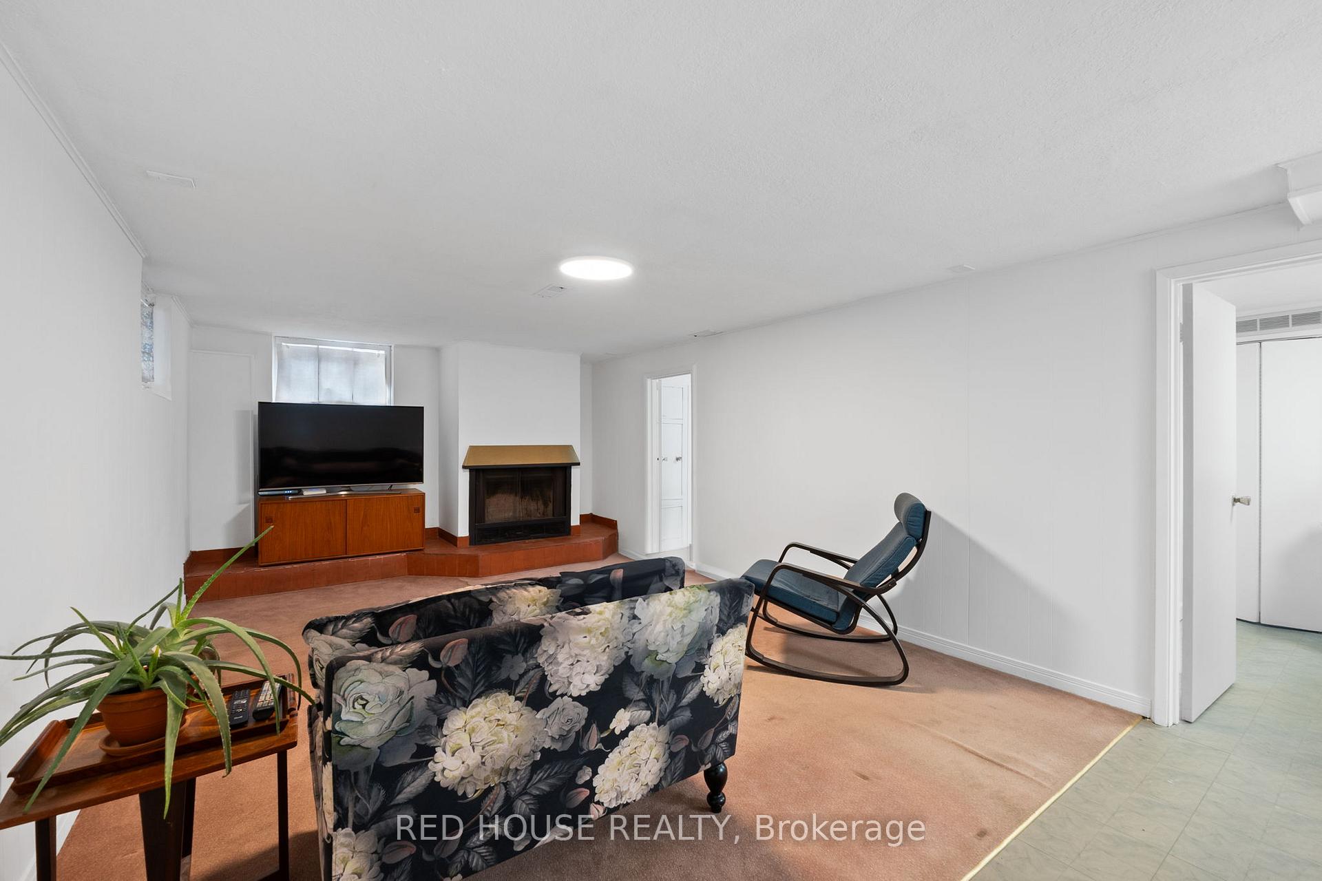Photo 14 of 68 Nesbitt Drive, Toronto, Leaside — HOMEH