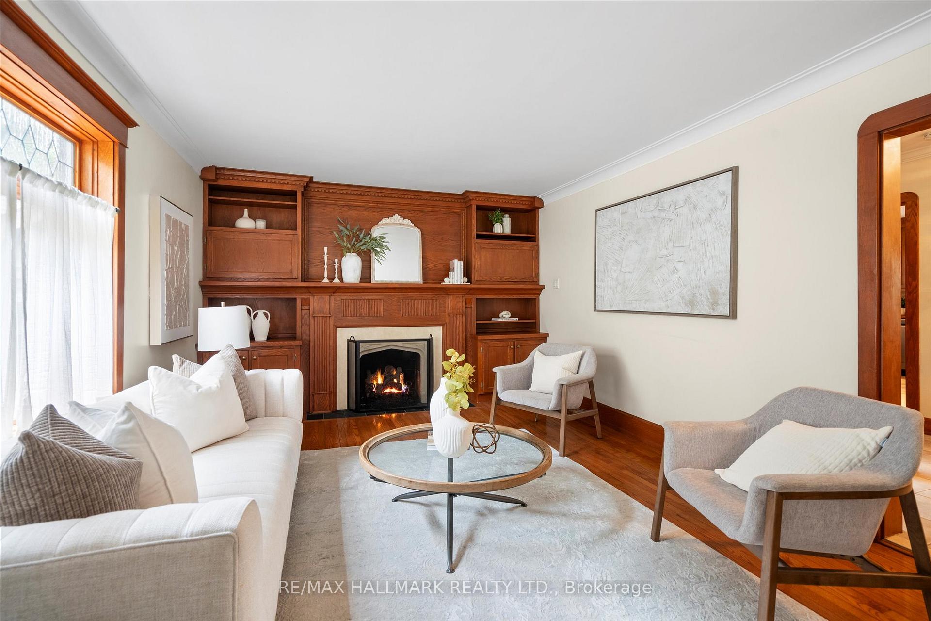 Photo 5 of 34 Munro Park Avenue, Toronto, The Beaches — HOMEH