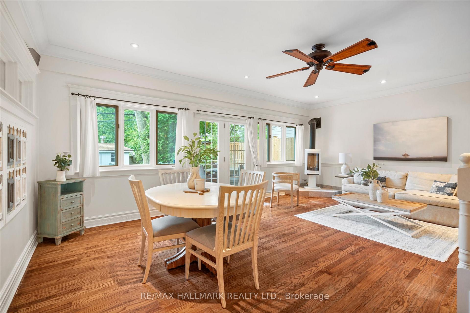 Photo 17 of 34 Munro Park Avenue, Toronto, The Beaches — HOMEH