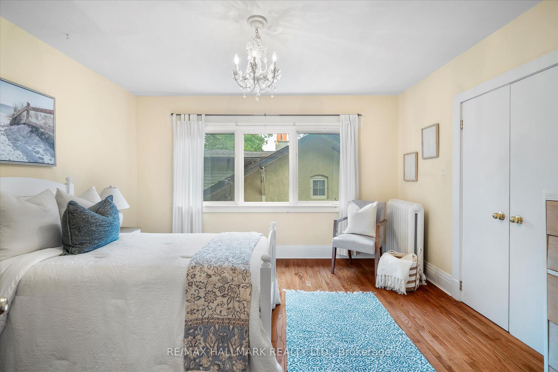 Photo 26 of 34 Munro Park Avenue, Toronto, The Beaches — HOMEH