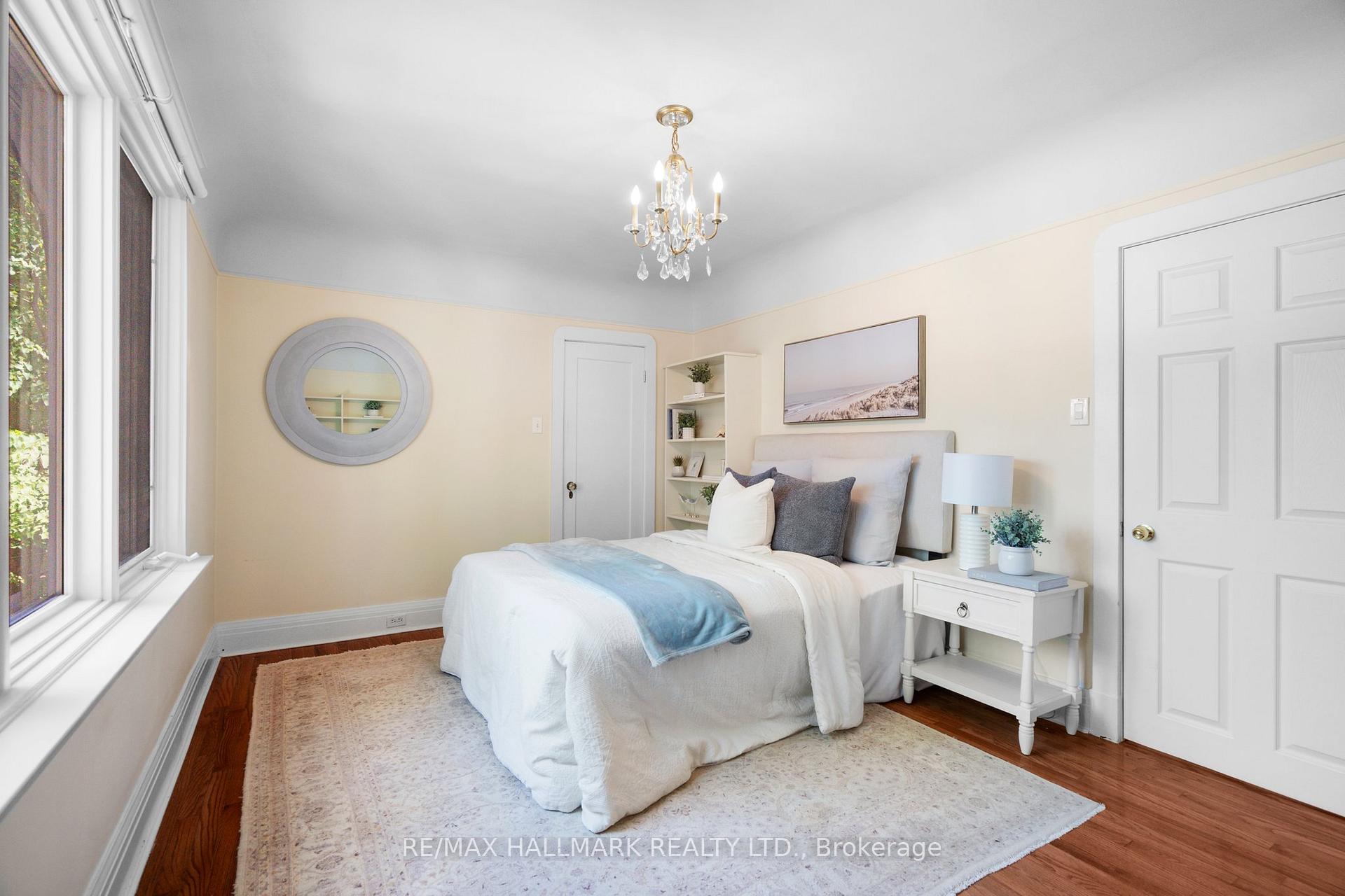 Photo 27 of 34 Munro Park Avenue, Toronto, The Beaches — HOMEH