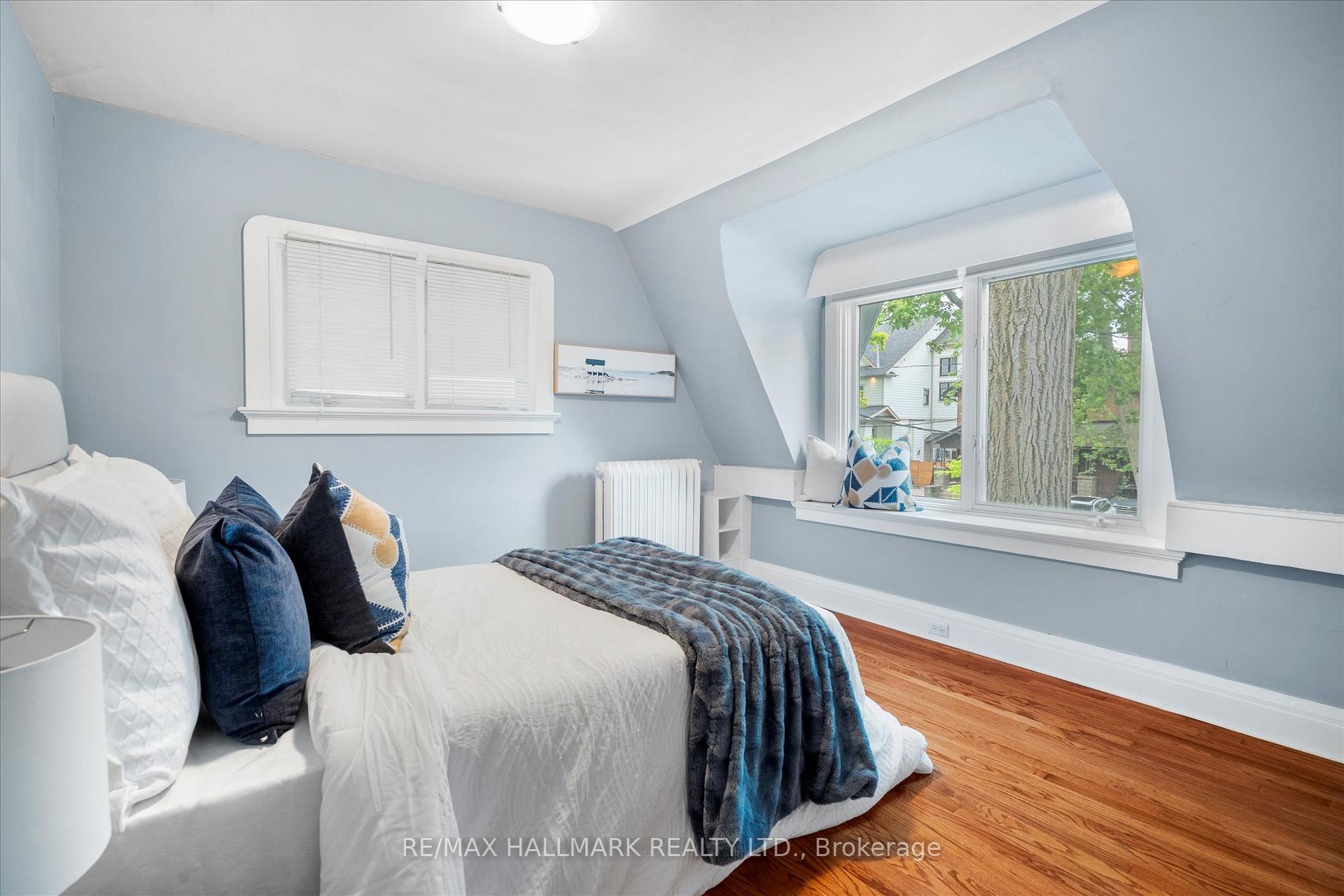 Photo 29 of 34 Munro Park Avenue, Toronto, The Beaches — HOMEH