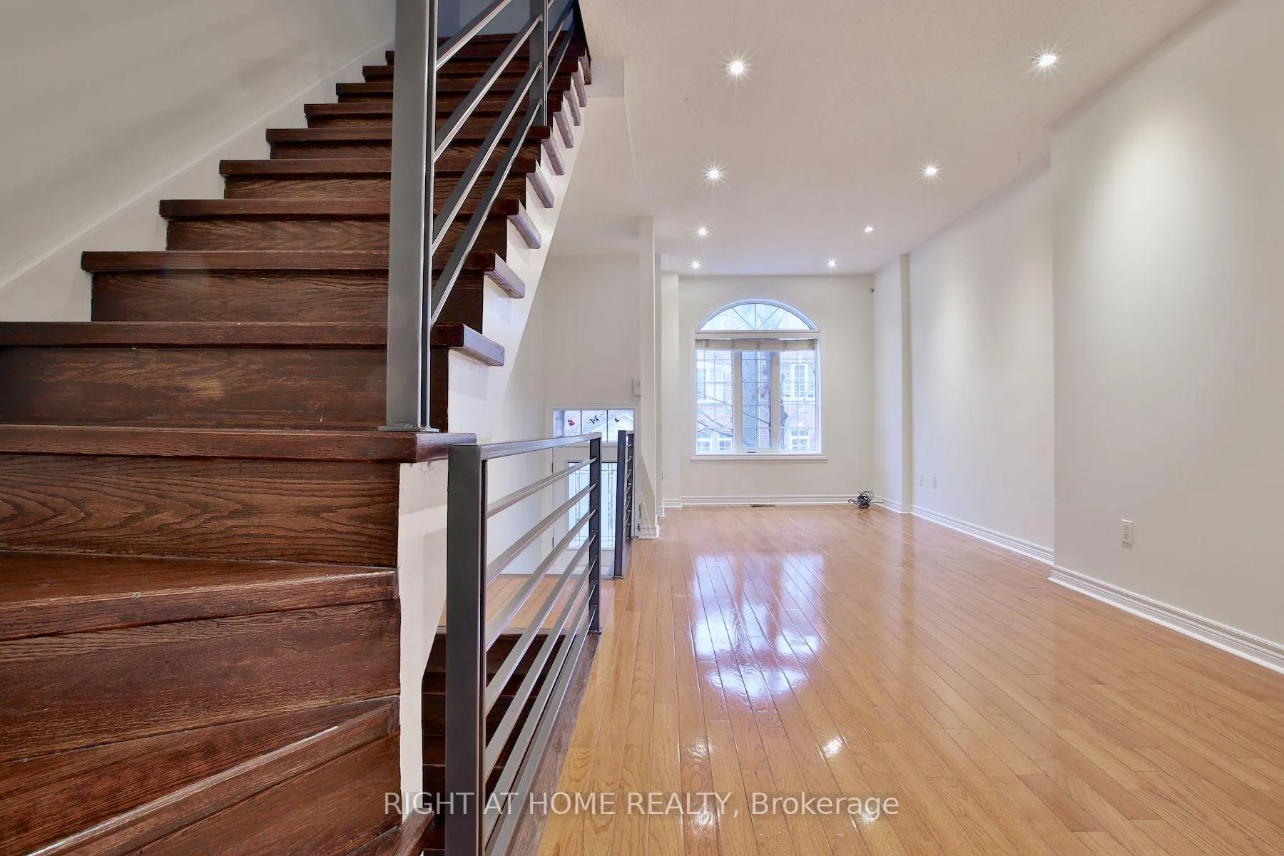 Photo 13 of 49 Natalie Place, Toronto, South Riverdale — HOMEH