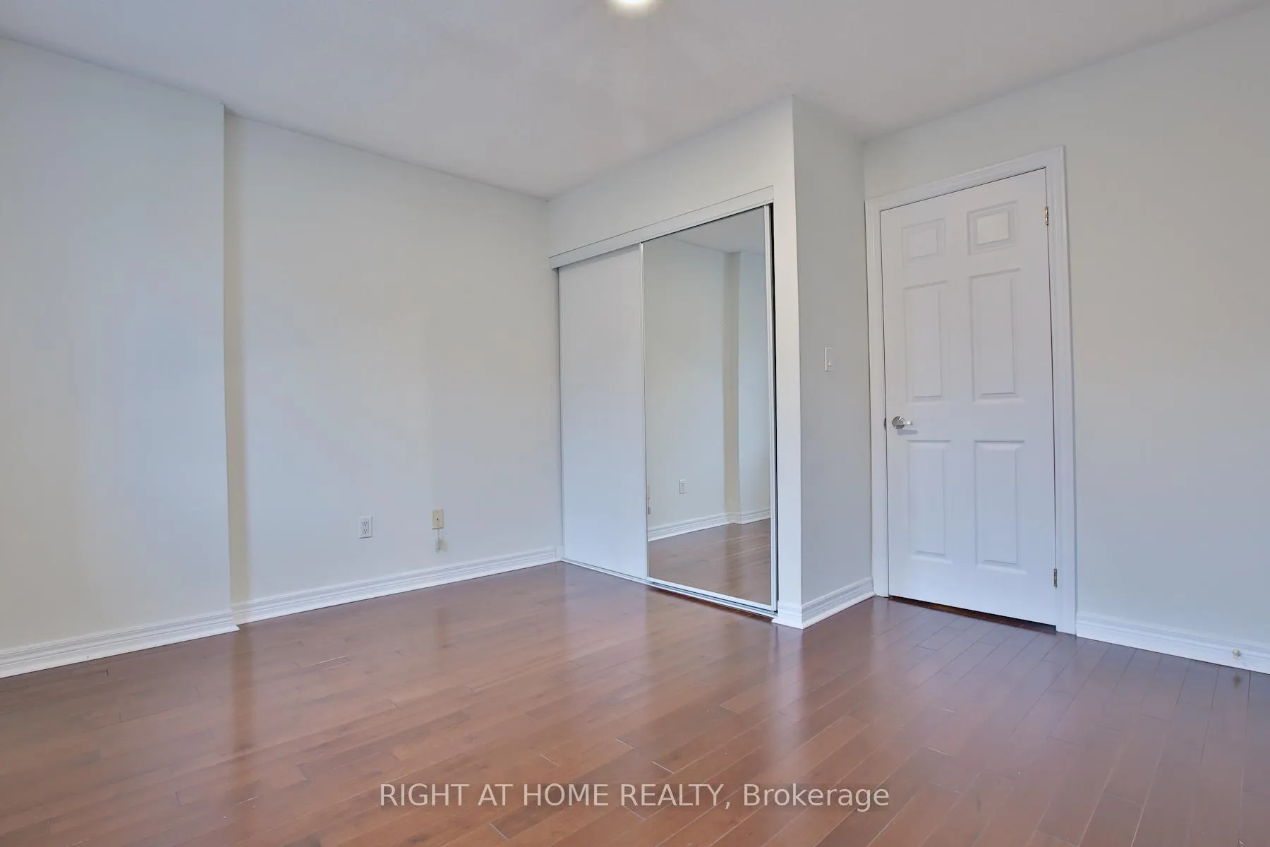 Photo 16 of 49 Natalie Place, Toronto, South Riverdale — HOMEH