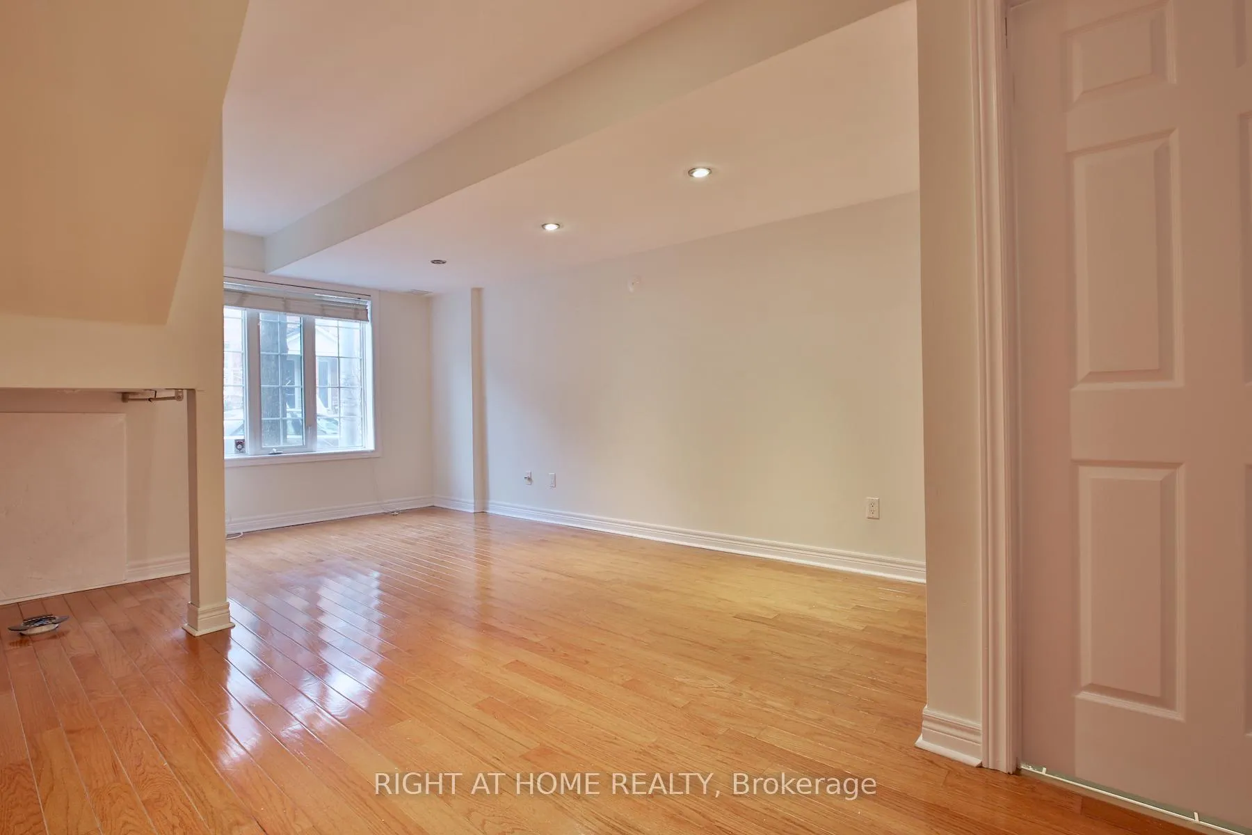 Photo 23 of 49 Natalie Place, Toronto, South Riverdale — HOMEH