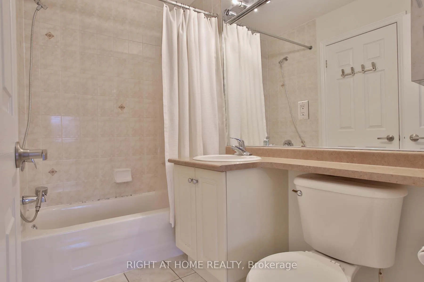 Photo 24 of 49 Natalie Place, Toronto, South Riverdale — HOMEH