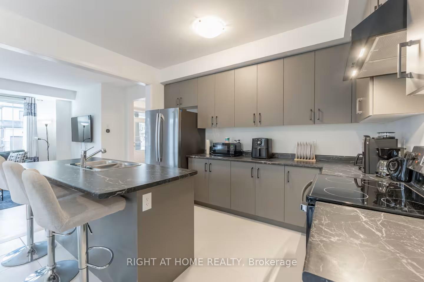 Photo 7 of 120 Velvet Way, Thorold, Rolling Meadows — HOMEH