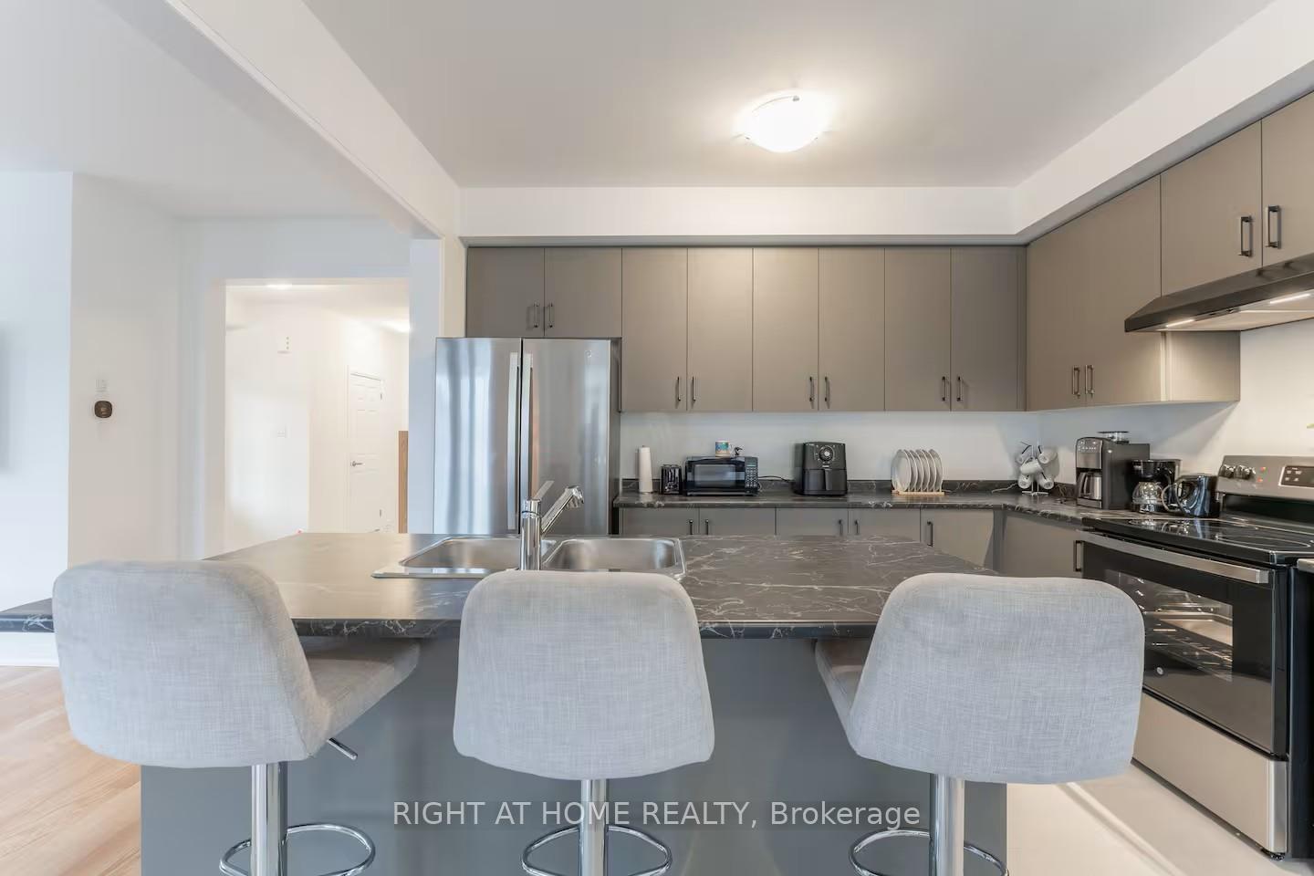 Photo 8 of 120 Velvet Way, Thorold, Rolling Meadows — HOMEH