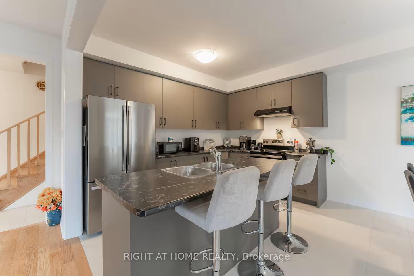 Photo 9 of 120 Velvet Way, Thorold, Rolling Meadows — HOMEH