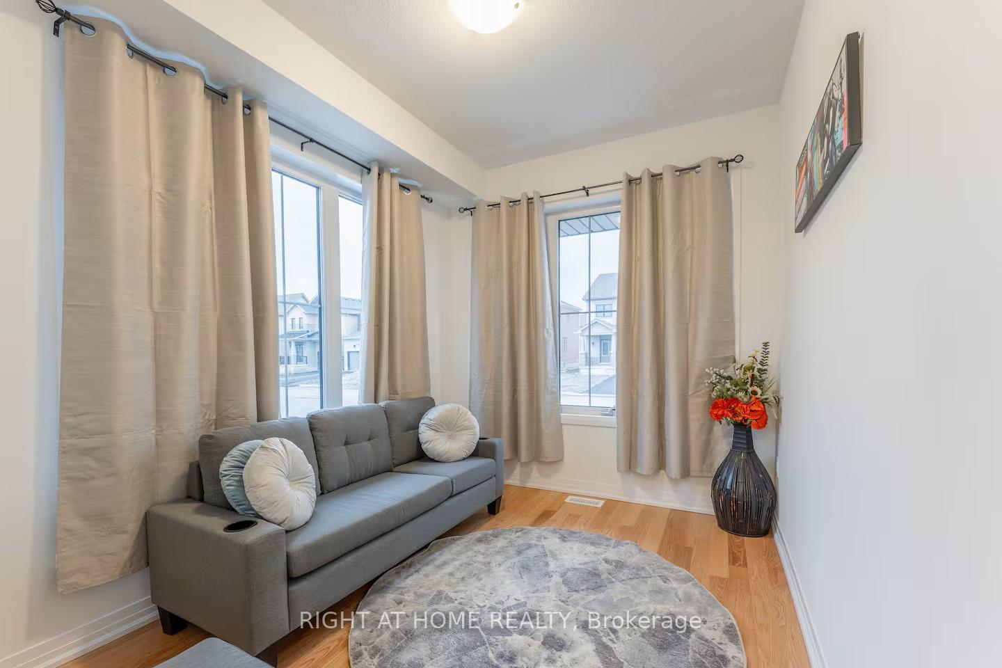 Photo 19 of 120 Velvet Way, Thorold, Rolling Meadows — HOMEH
