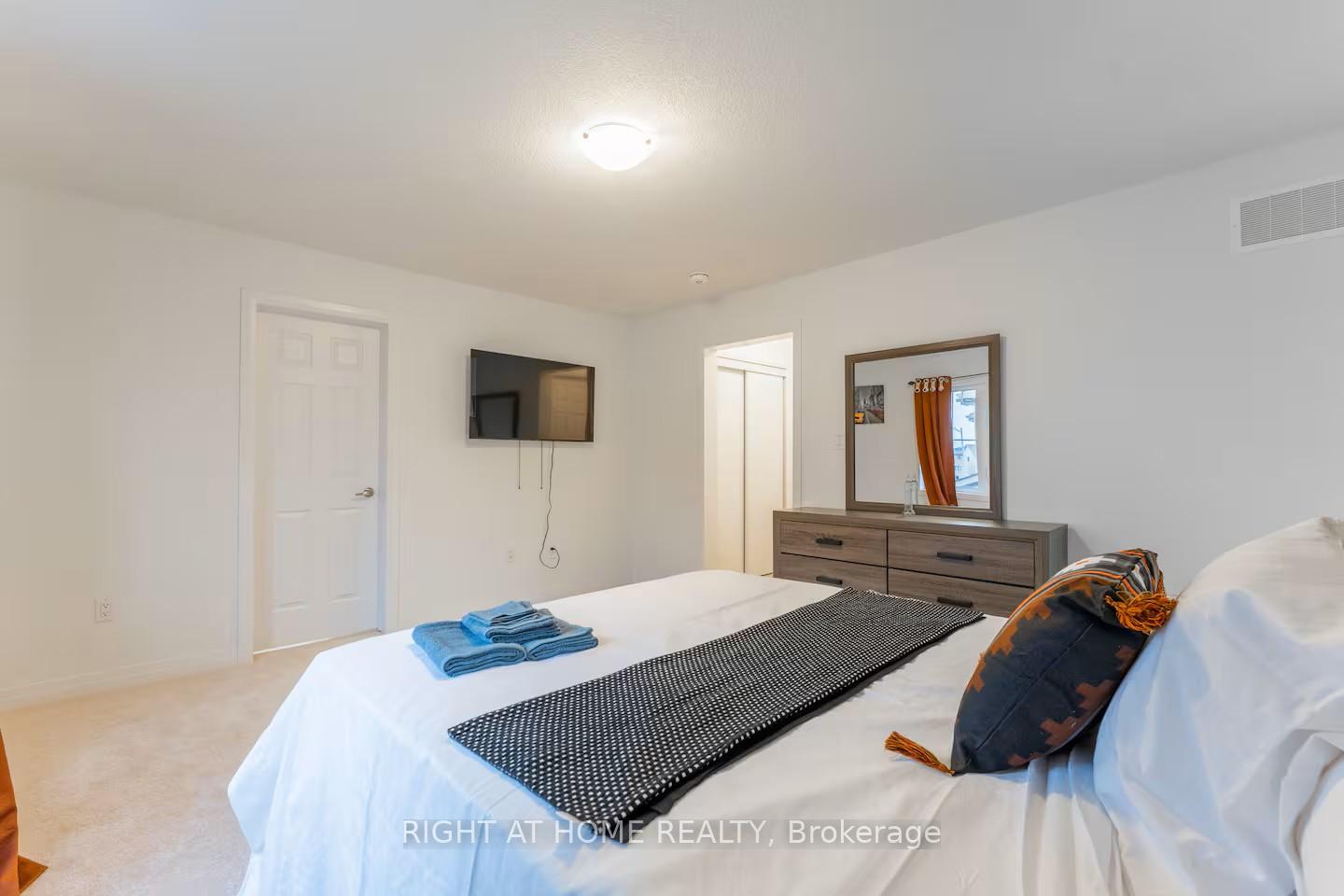 Photo 24 of 120 Velvet Way, Thorold, Rolling Meadows — HOMEH