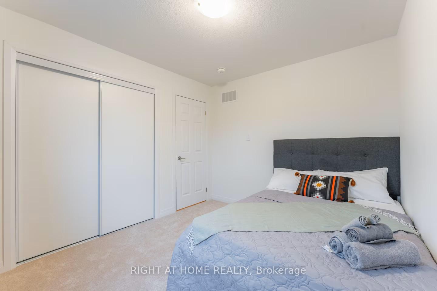 Photo 33 of 120 Velvet Way, Thorold, Rolling Meadows — HOMEH