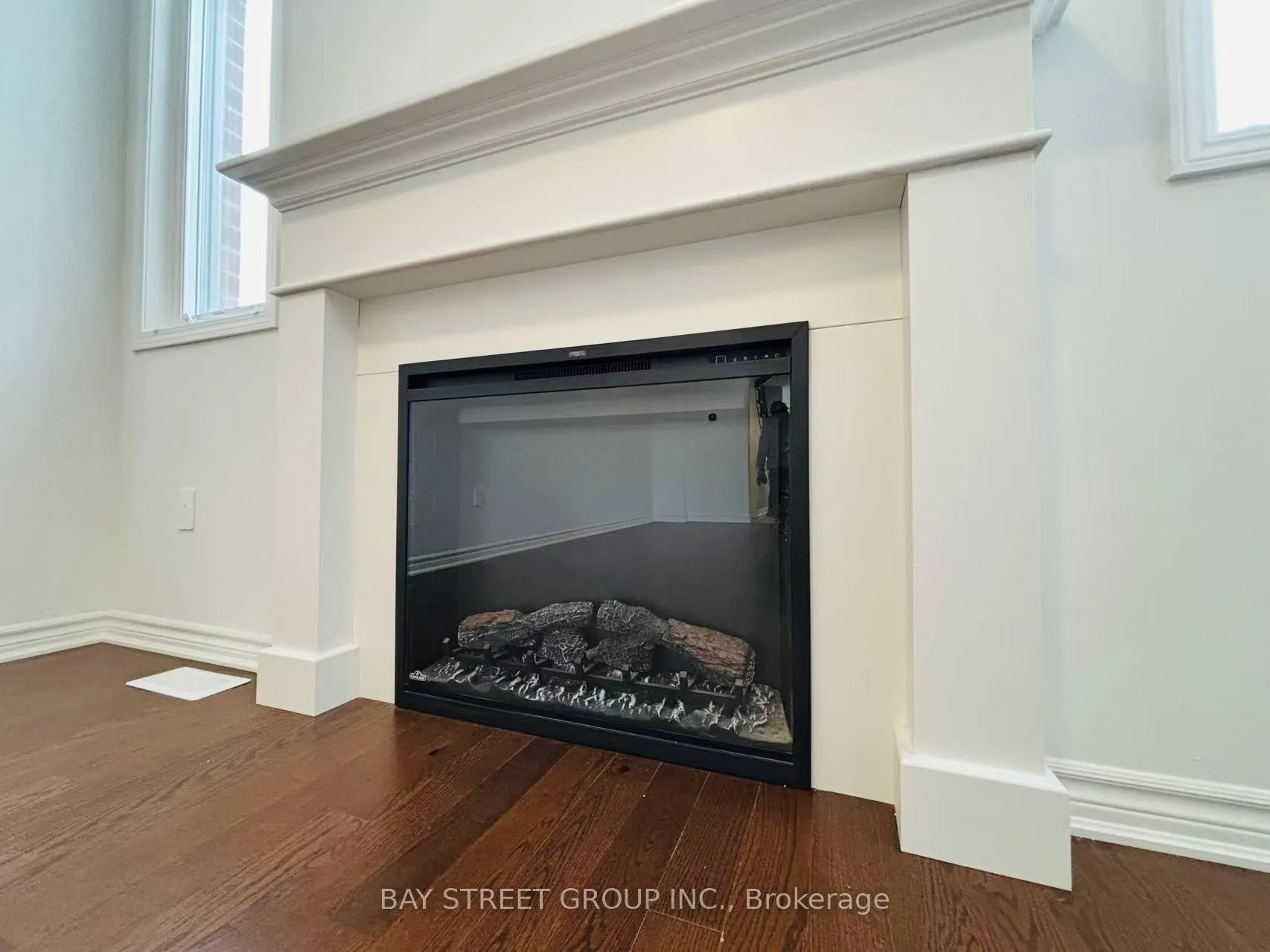 Photo 2 of 127 Azure Drive, Markham, Rural Markham — HOMEH