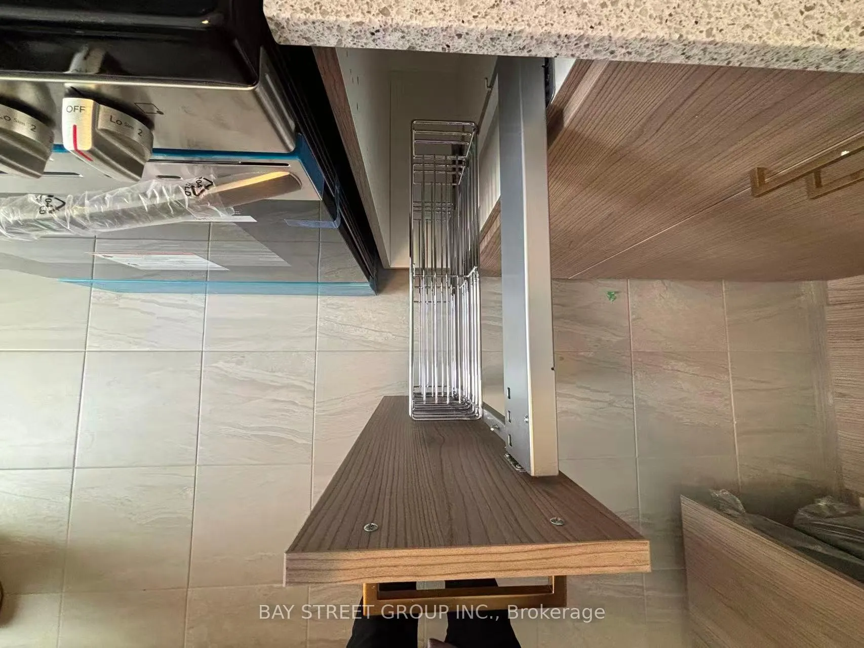 Photo 3 of 127 Azure Drive, Markham, Rural Markham — HOMEH