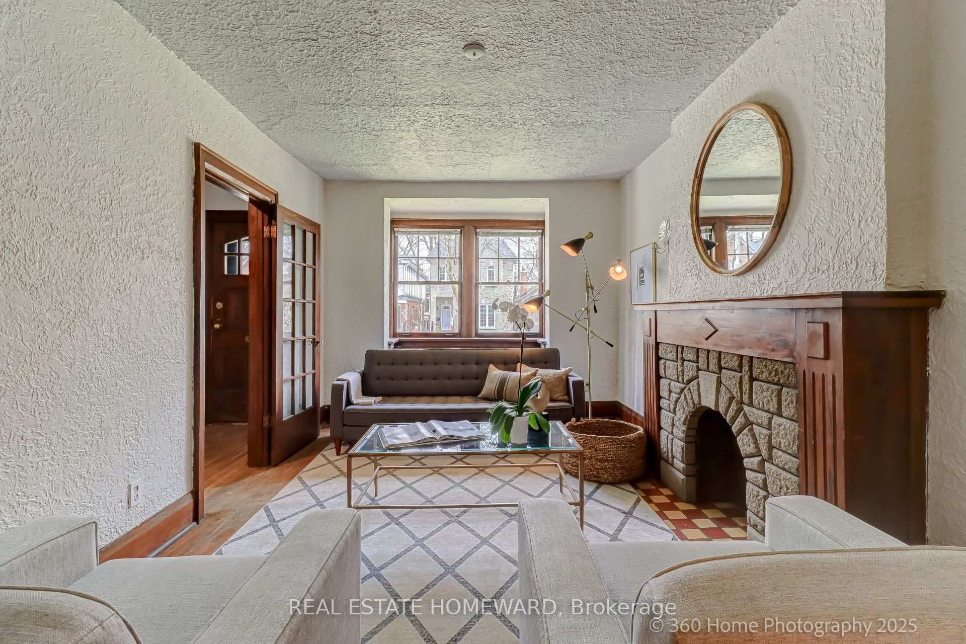 Photo 5 of 22 Banff Road, Toronto, Mount Pleasant East — HOMEH