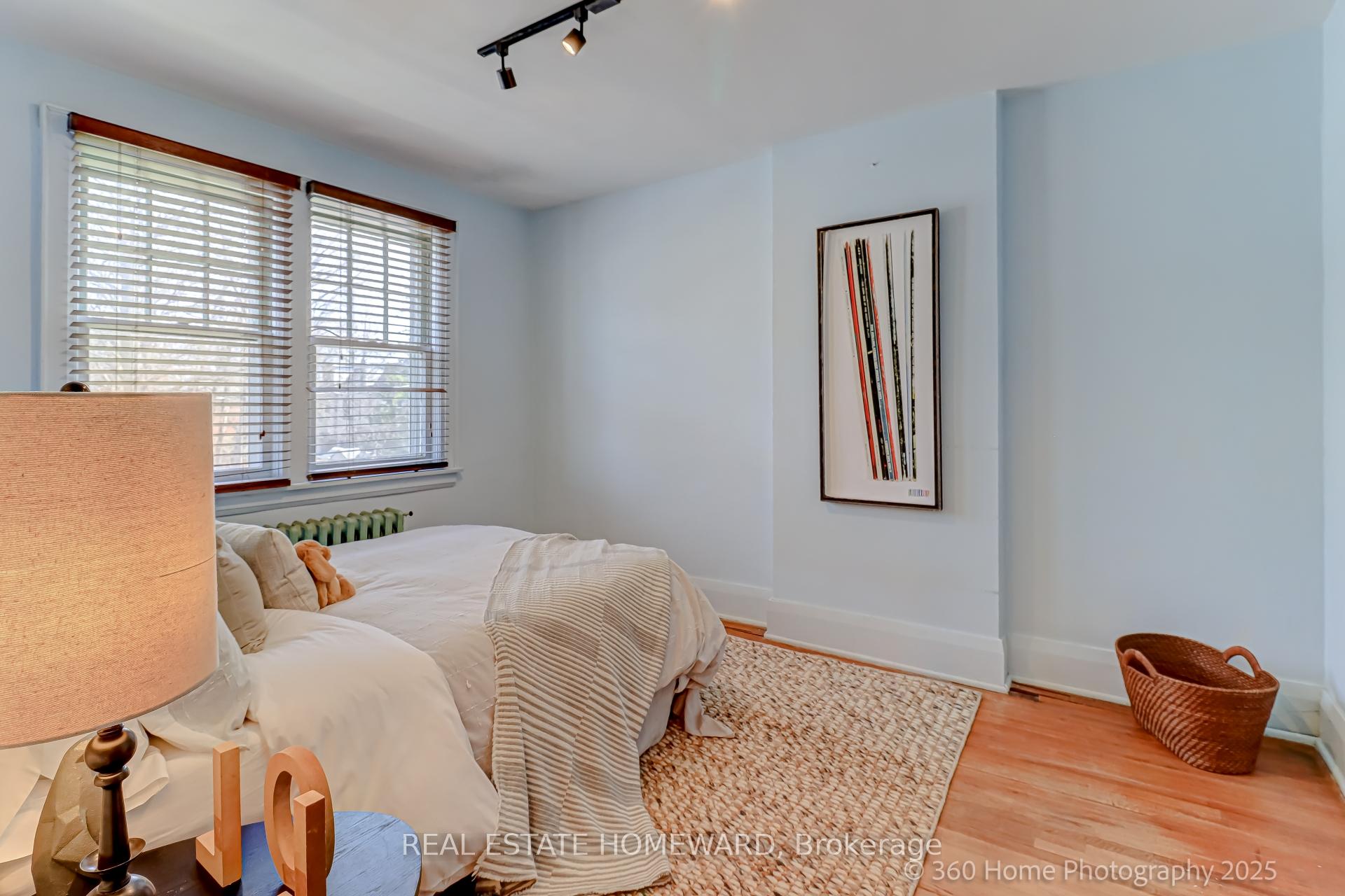 Photo 11 of 22 Banff Road, Toronto, Mount Pleasant East — HOMEH