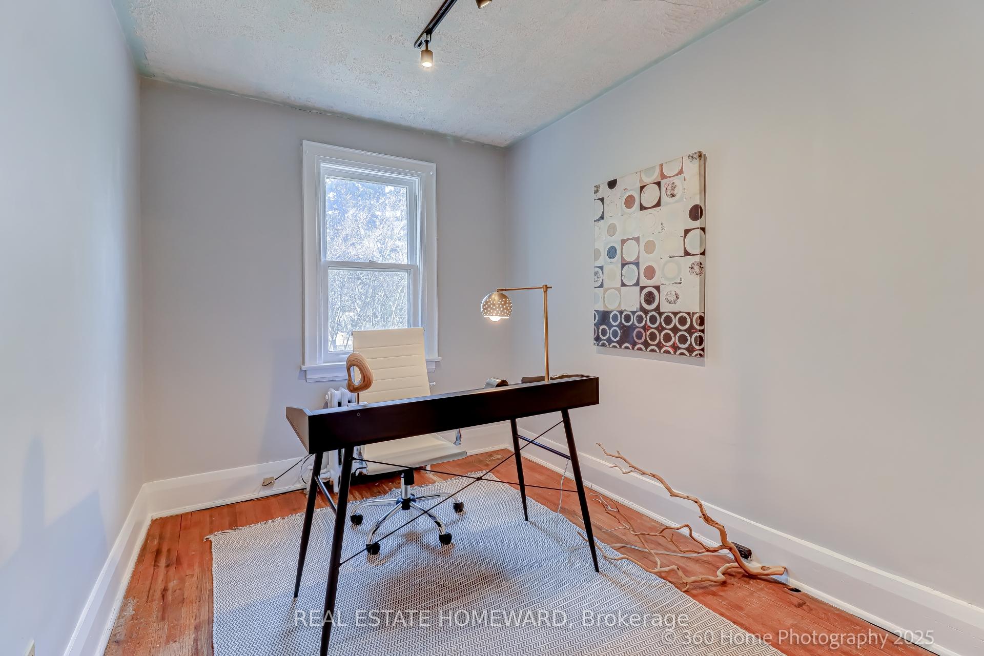 Photo 12 of 22 Banff Road, Toronto, Mount Pleasant East — HOMEH