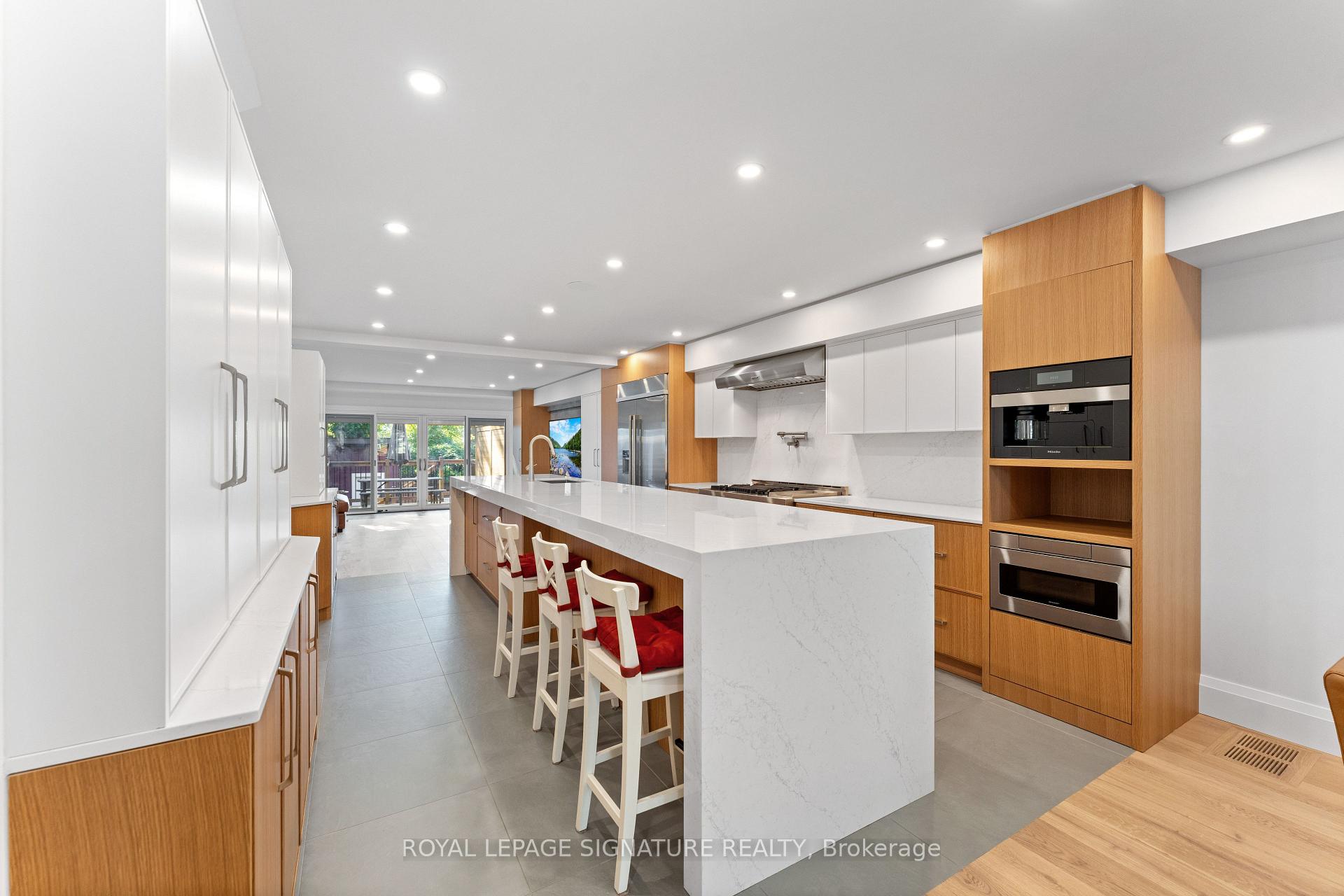 Photo 6 of 37 Manor Road E, Toronto, Mount Pleasant West — HOMEH