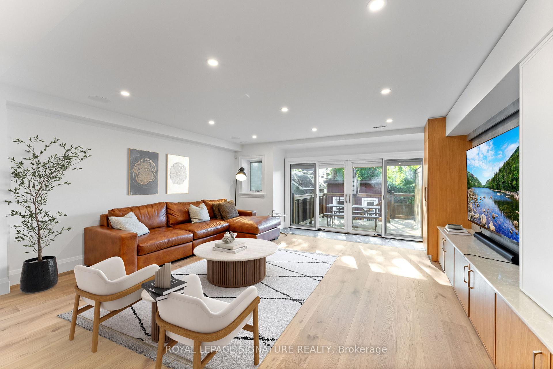 Photo 12 of 37 Manor Road E, Toronto, Mount Pleasant West — HOMEH