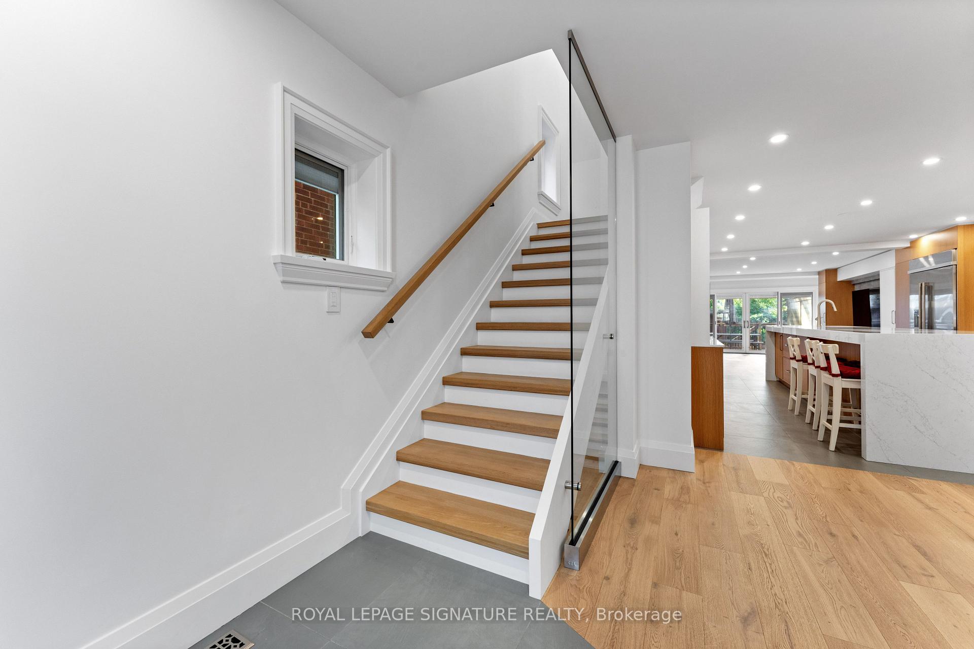 Photo 18 of 37 Manor Road E, Toronto, Mount Pleasant West — HOMEH