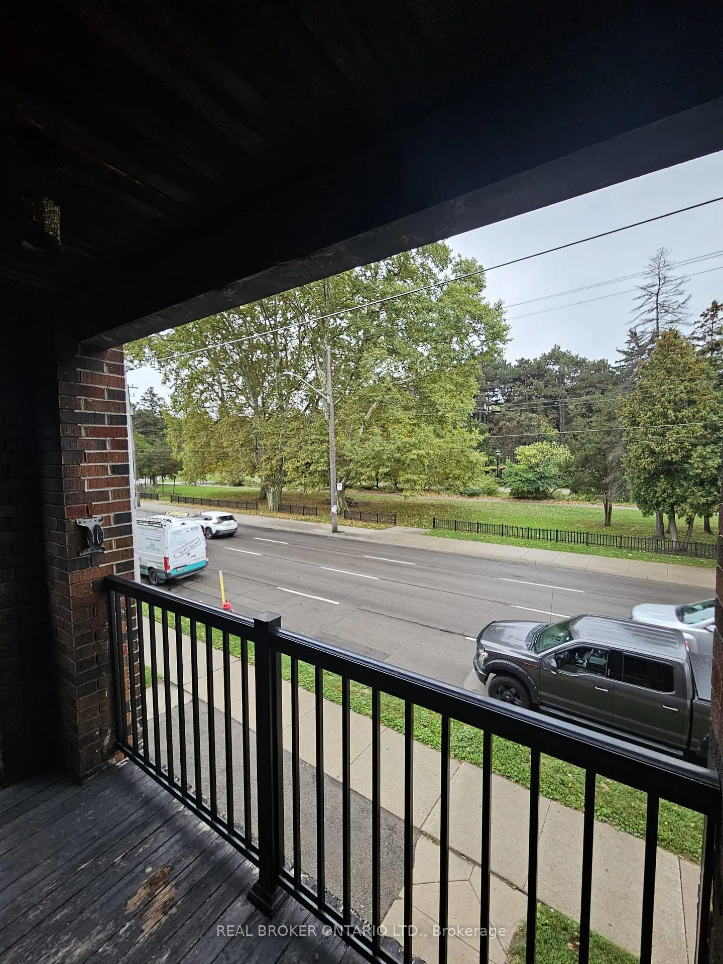 Photo 3 of Unit 3, 983 Main Street E, Hamilton, Crown Point — HOMEH