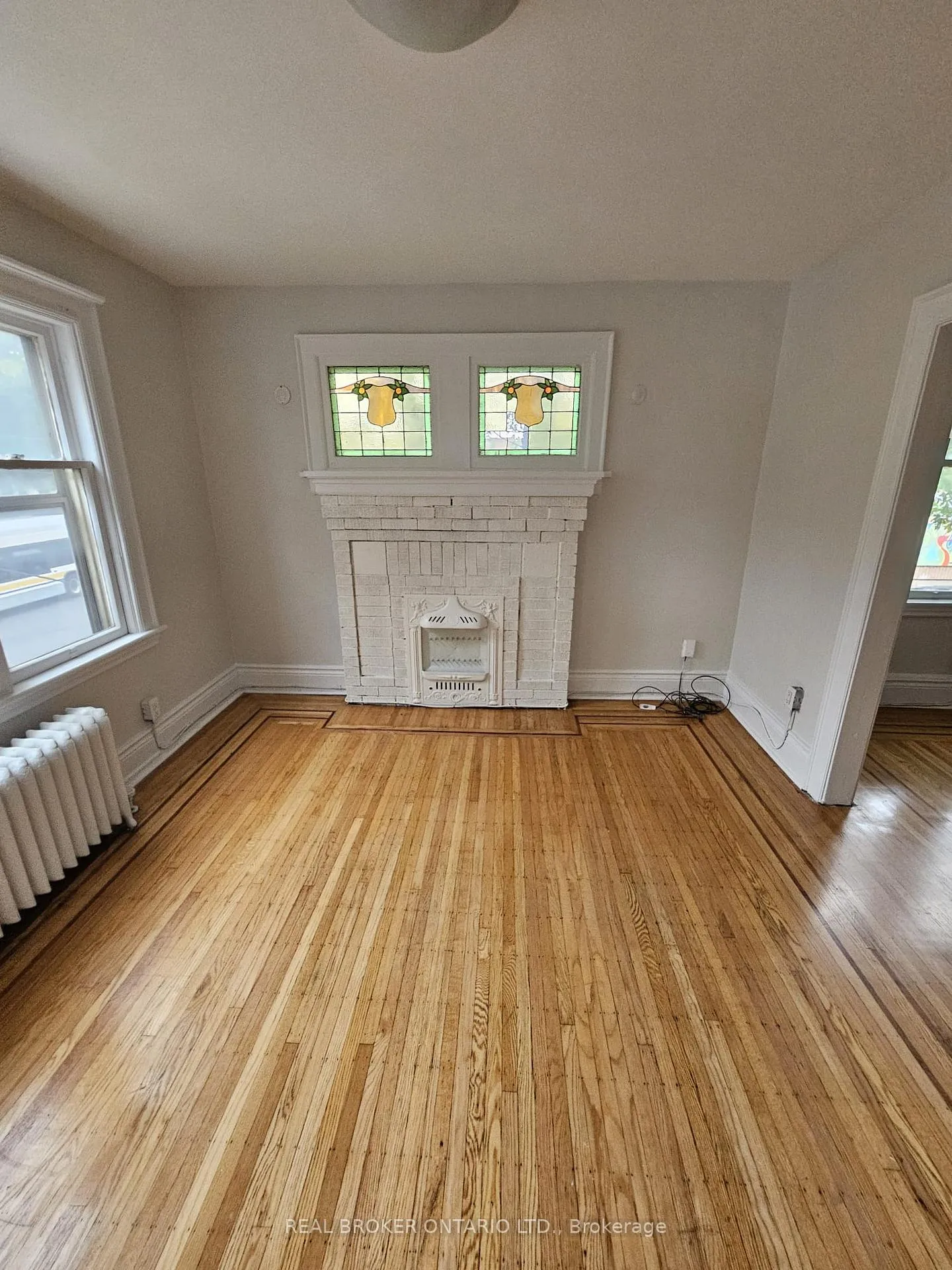Photo 4 of Unit 3, 983 Main Street E, Hamilton, Crown Point — HOMEH