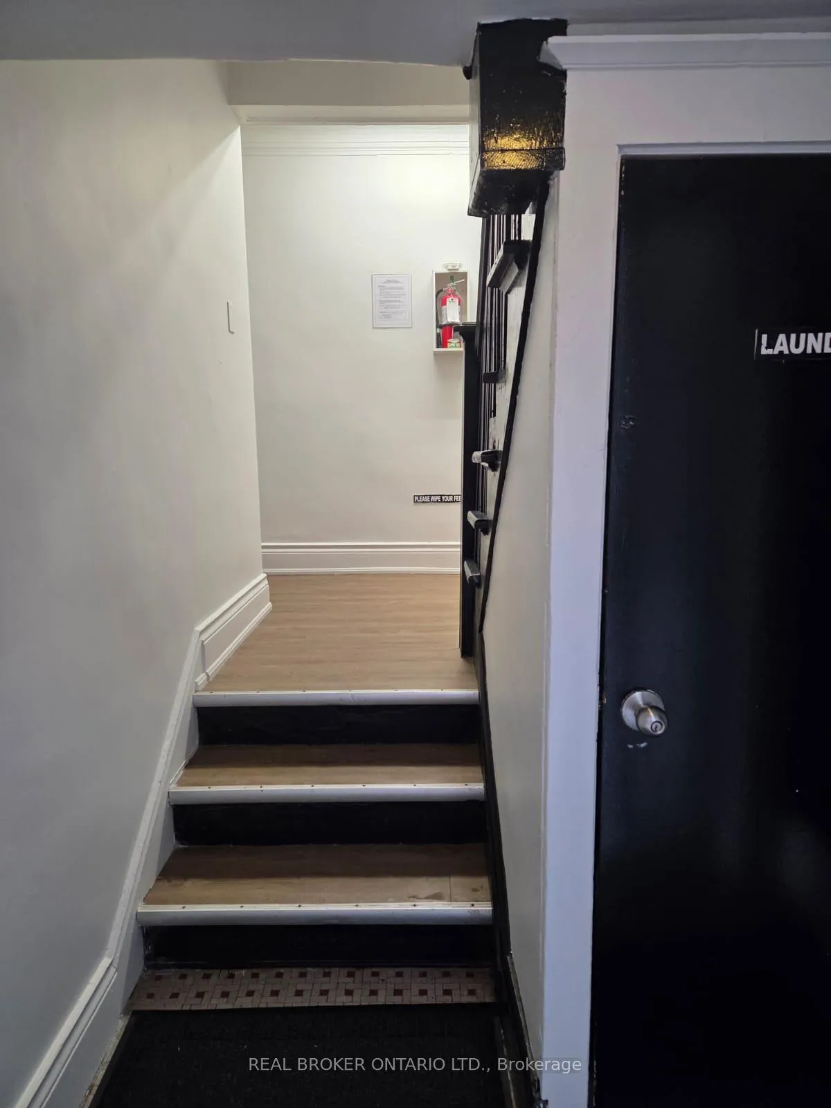Photo 17 of Unit 3, 983 Main Street E, Hamilton, Crown Point — HOMEH