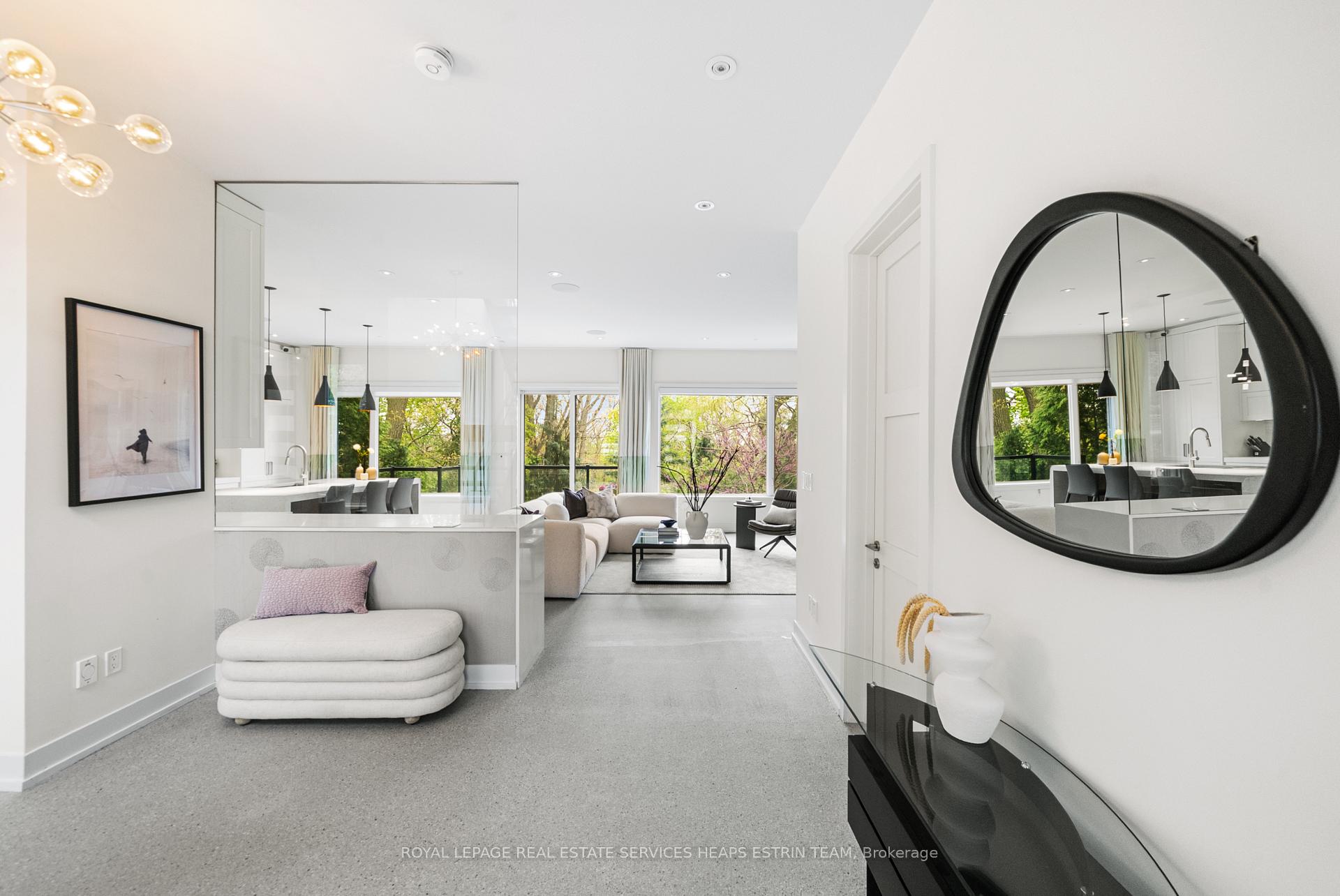 Photo 3 of 20 Moorehill Drive, Toronto, Leaside — HOMEH