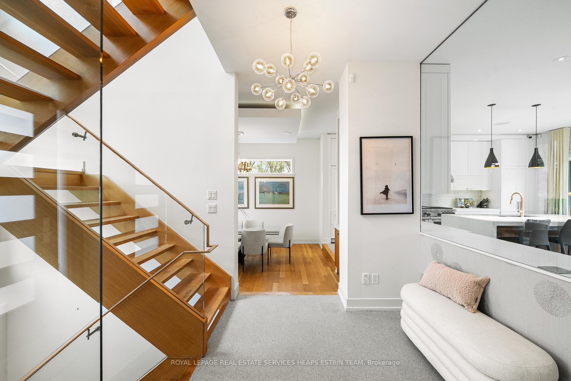 Photo 4 of 20 Moorehill Drive, Toronto, Leaside — HOMEH
