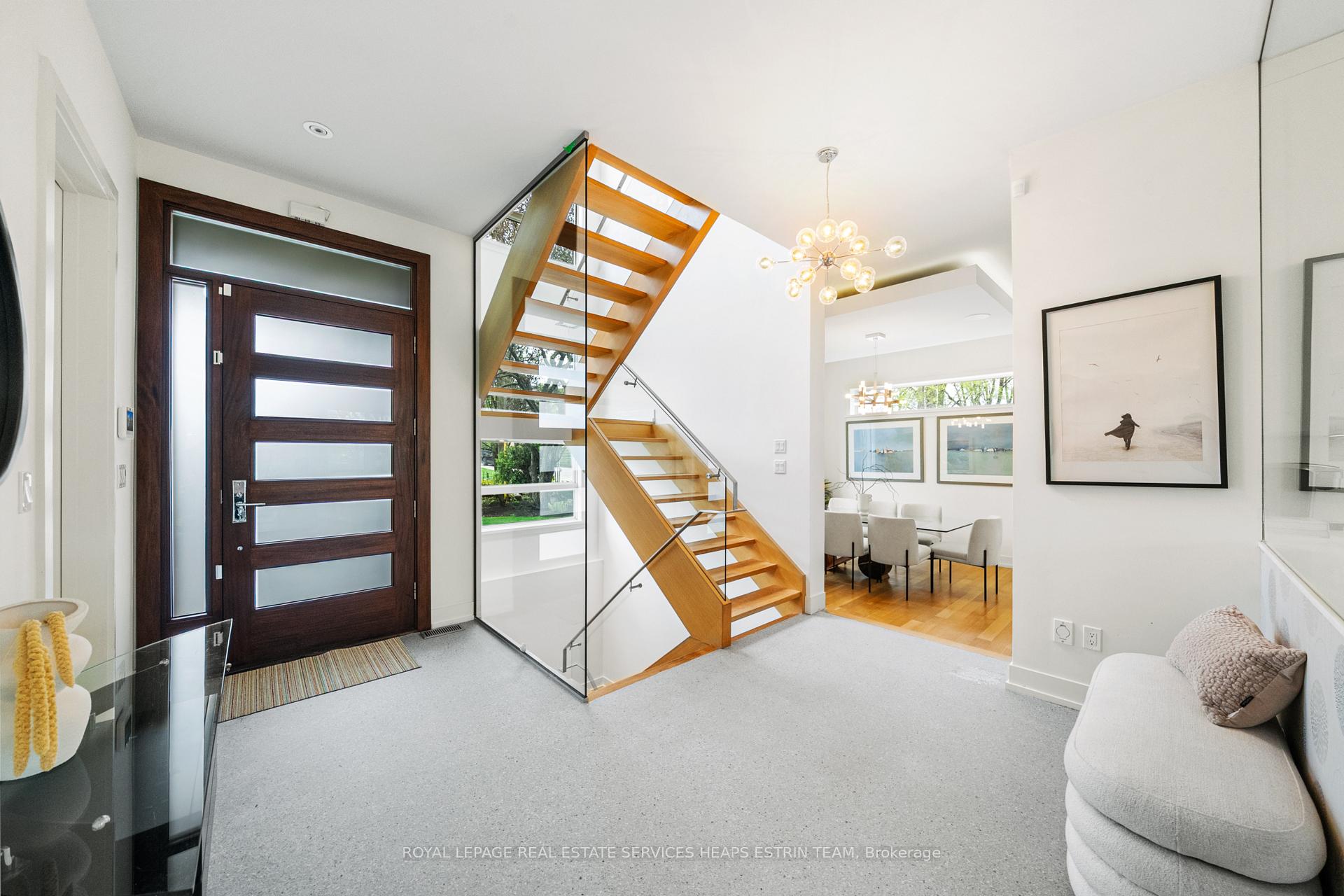 Photo 5 of 20 Moorehill Drive, Toronto, Leaside — HOMEH