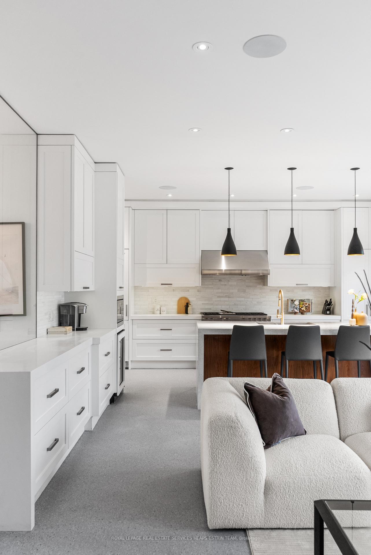 Photo 8 of 20 Moorehill Drive, Toronto, Leaside — HOMEH