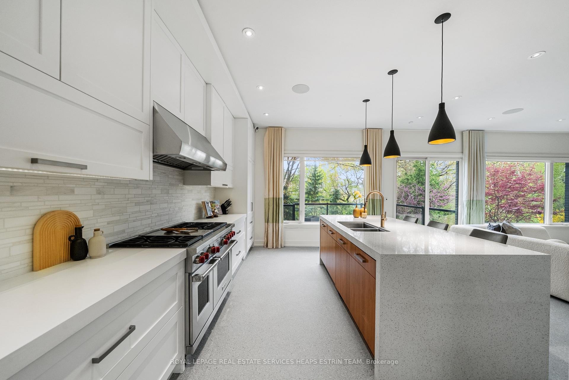Photo 9 of 20 Moorehill Drive, Toronto, Leaside — HOMEH