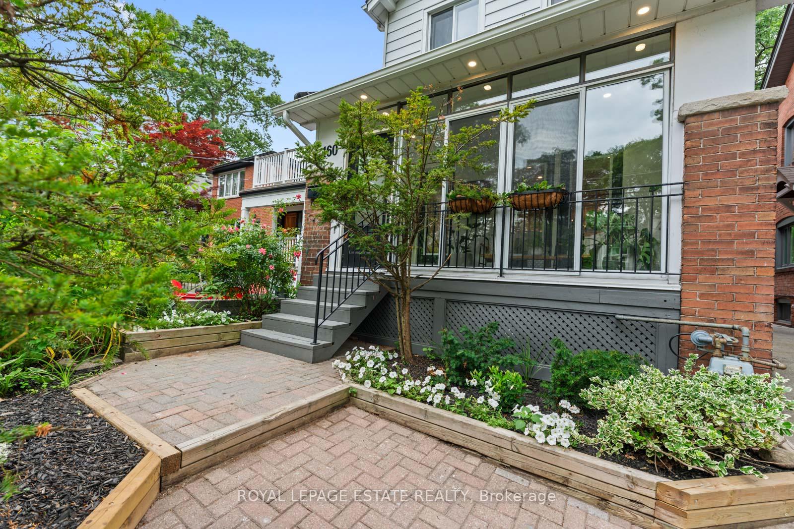 Photo 2 of 160 Silver Birch Avenue, Toronto, The Beaches — HOMEH