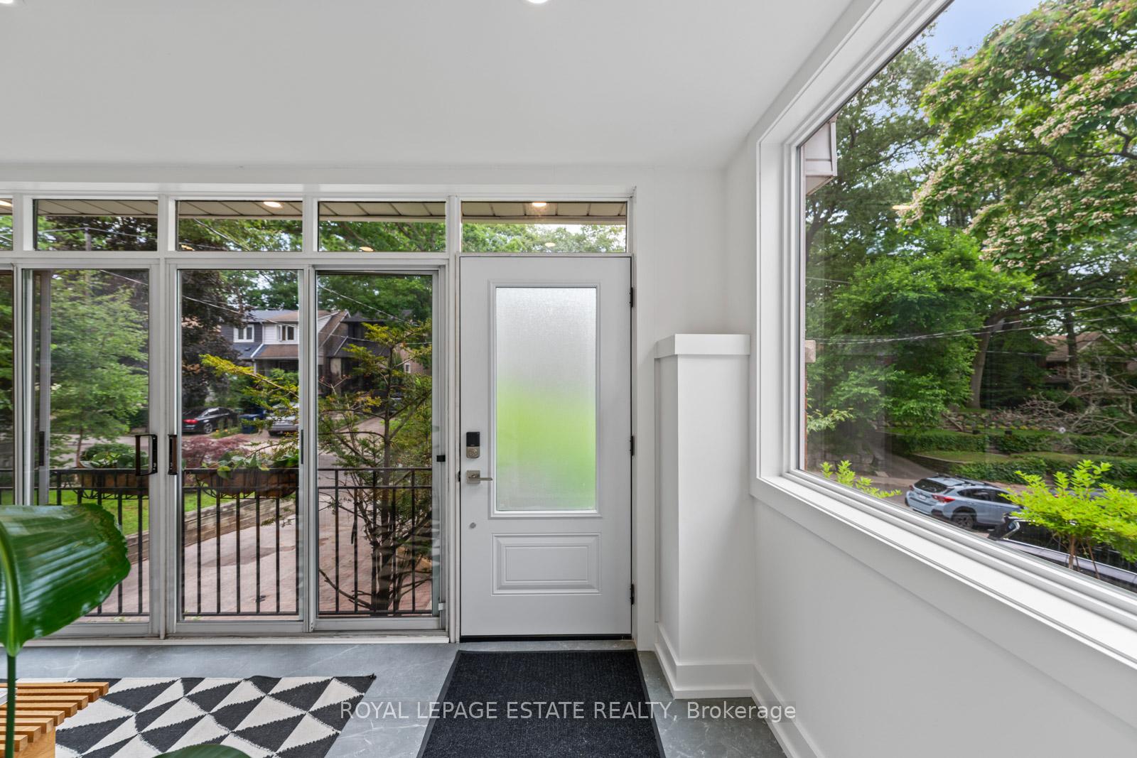 Photo 5 of 160 Silver Birch Avenue, Toronto, The Beaches — HOMEH