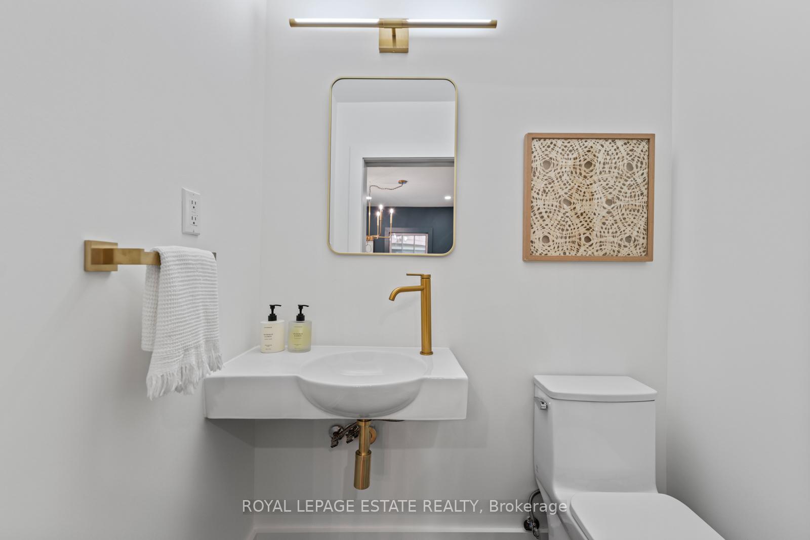 Photo 17 of 160 Silver Birch Avenue, Toronto, The Beaches — HOMEH
